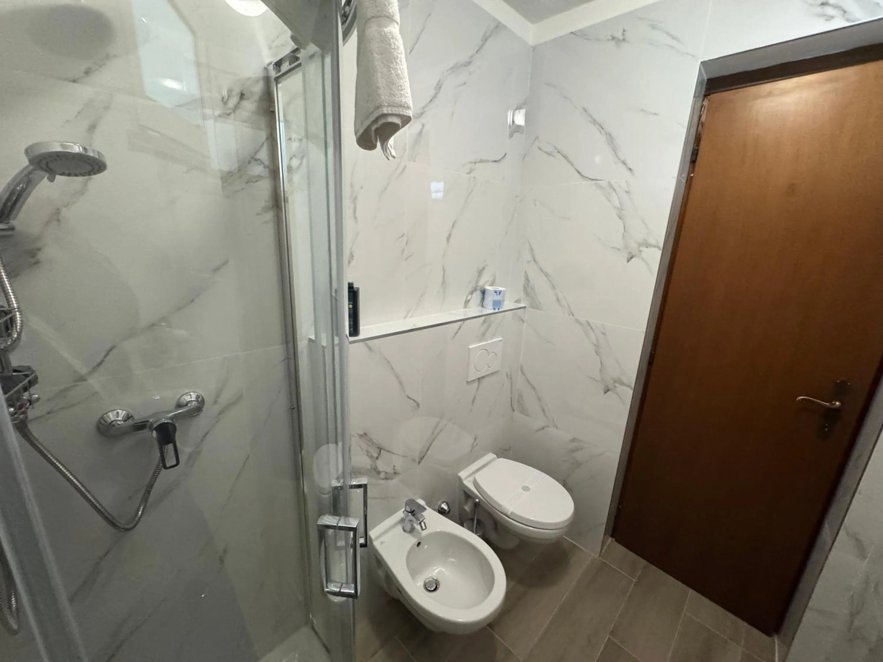 Shower in Hotel Villa Augusta