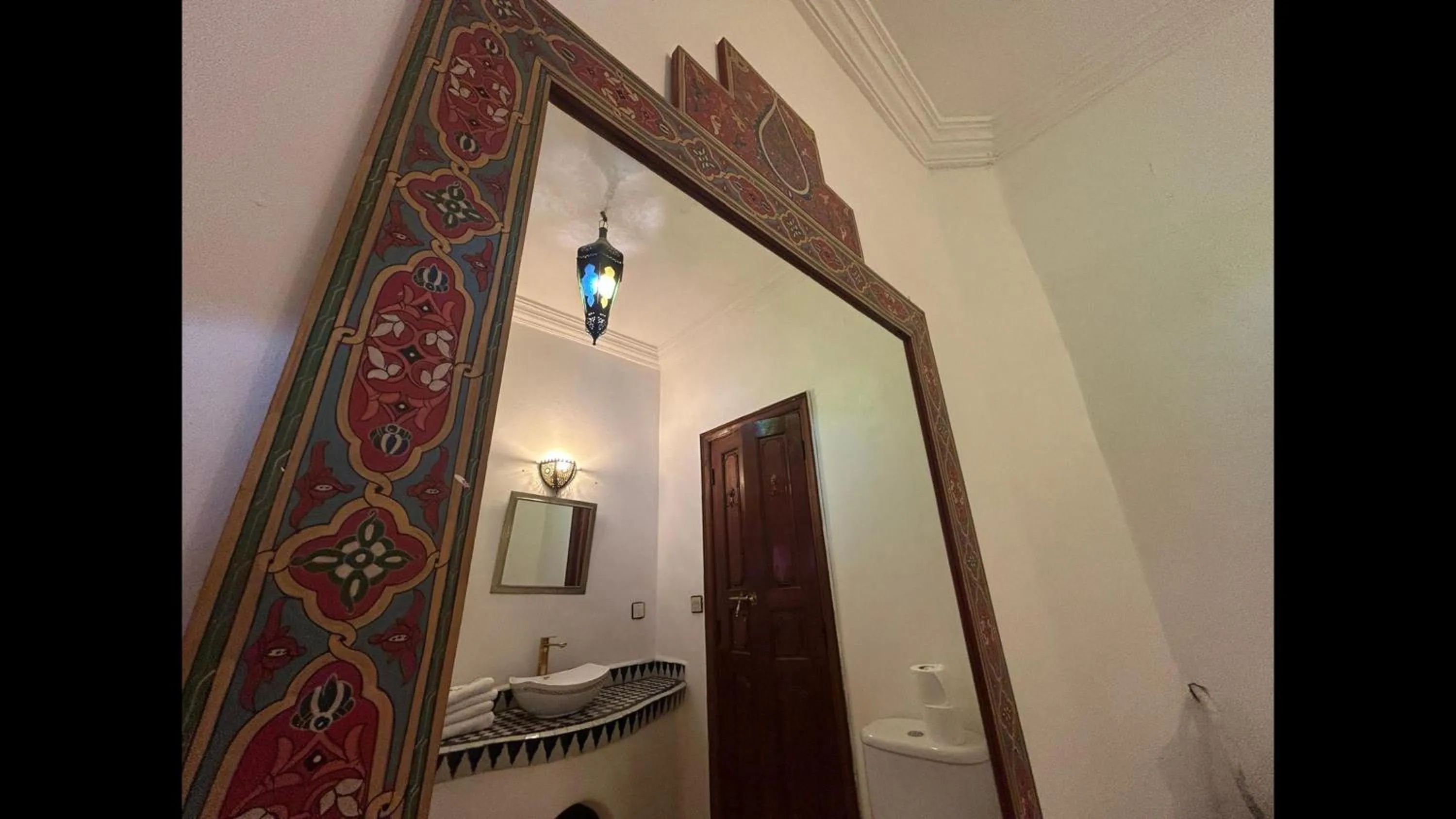 Bed in Riad le dromadaire bleu by Weekome