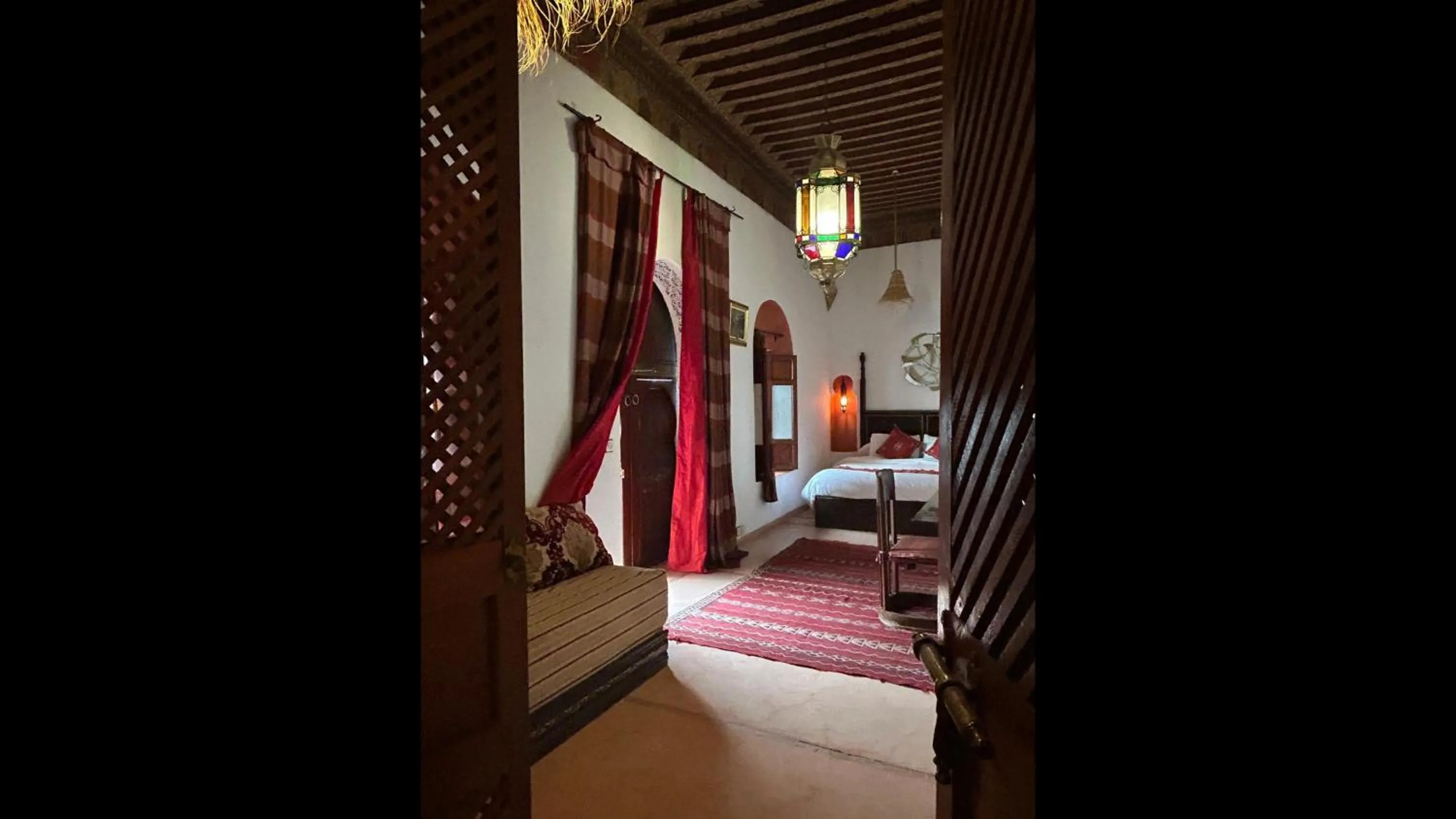 Bed in Riad le dromadaire bleu by Weekome