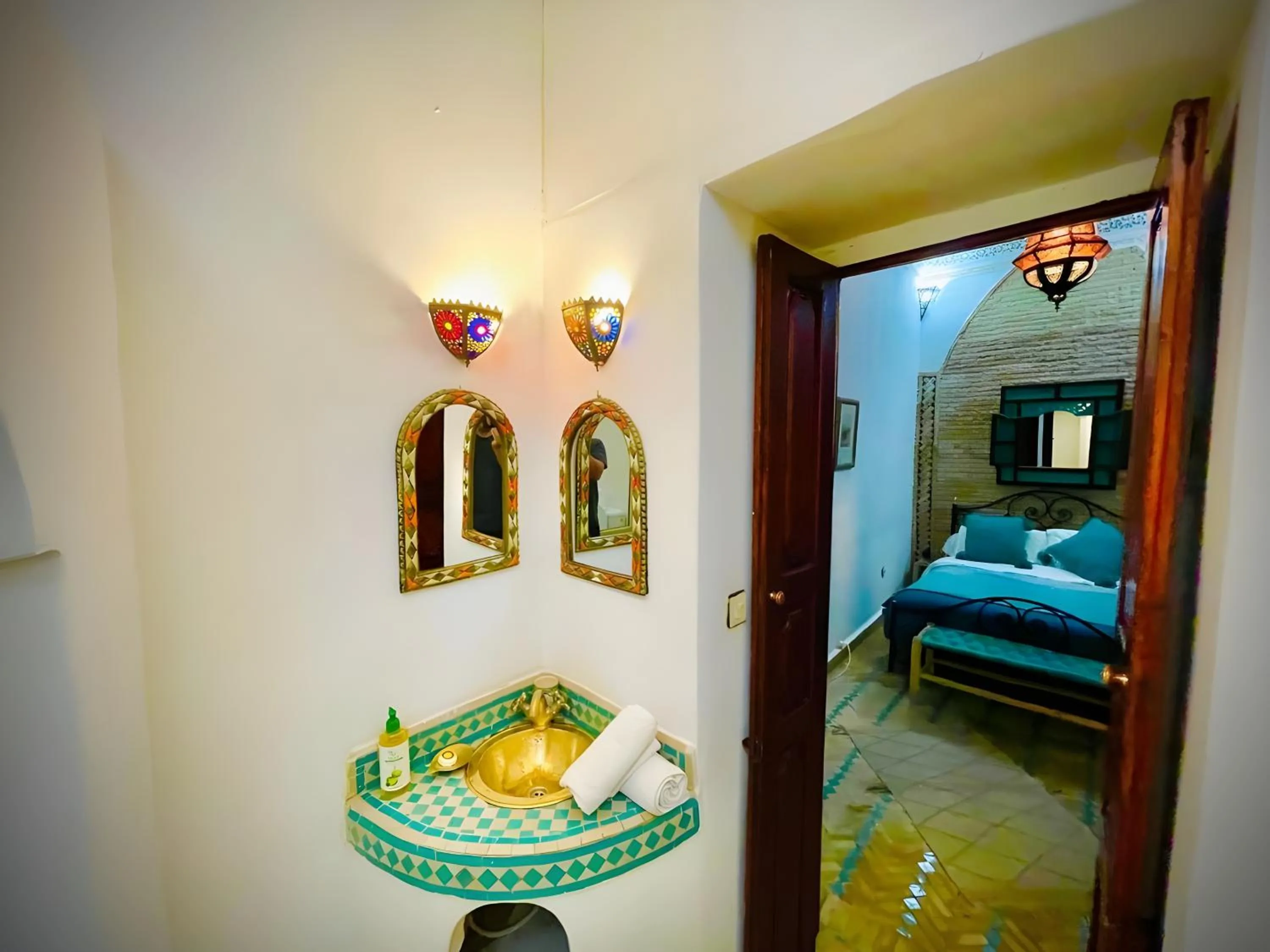 Bed in Riad le dromadaire bleu by Weekome
