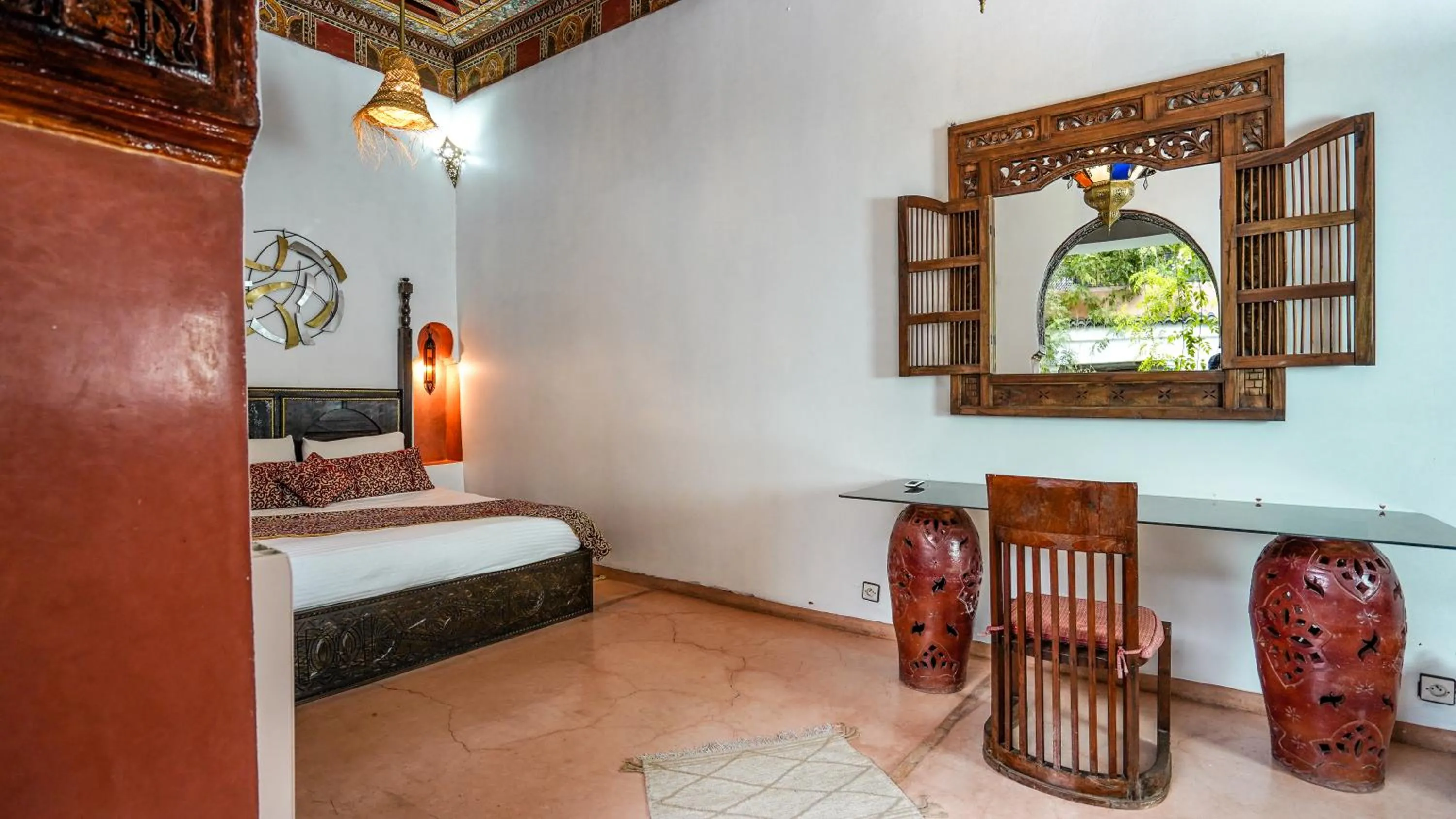 Bed in Riad le dromadaire bleu by Weekome