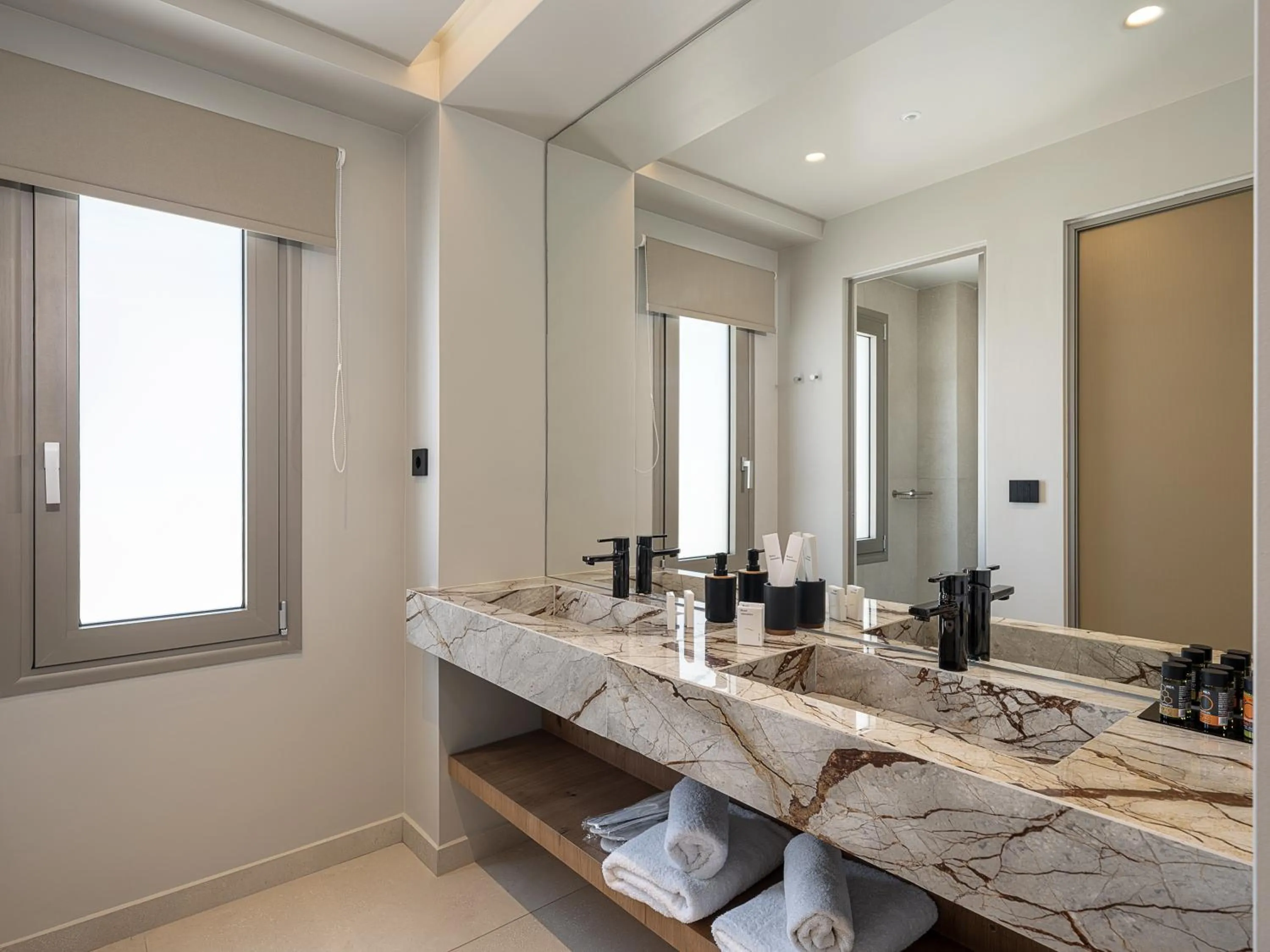 Bathroom in Iperion Beach Hotel