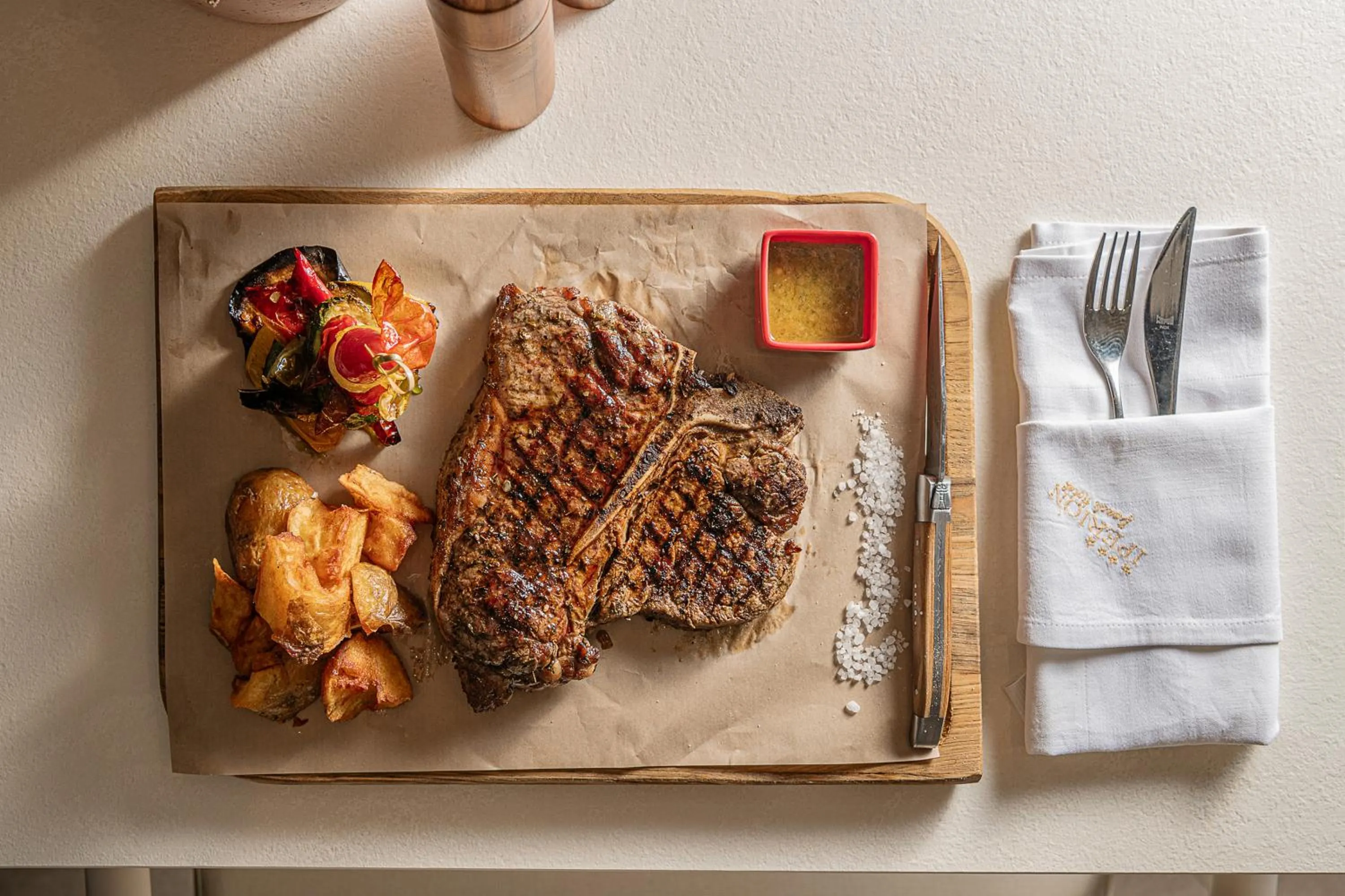 Restaurant/places to eat in Iperion Beach Hotel