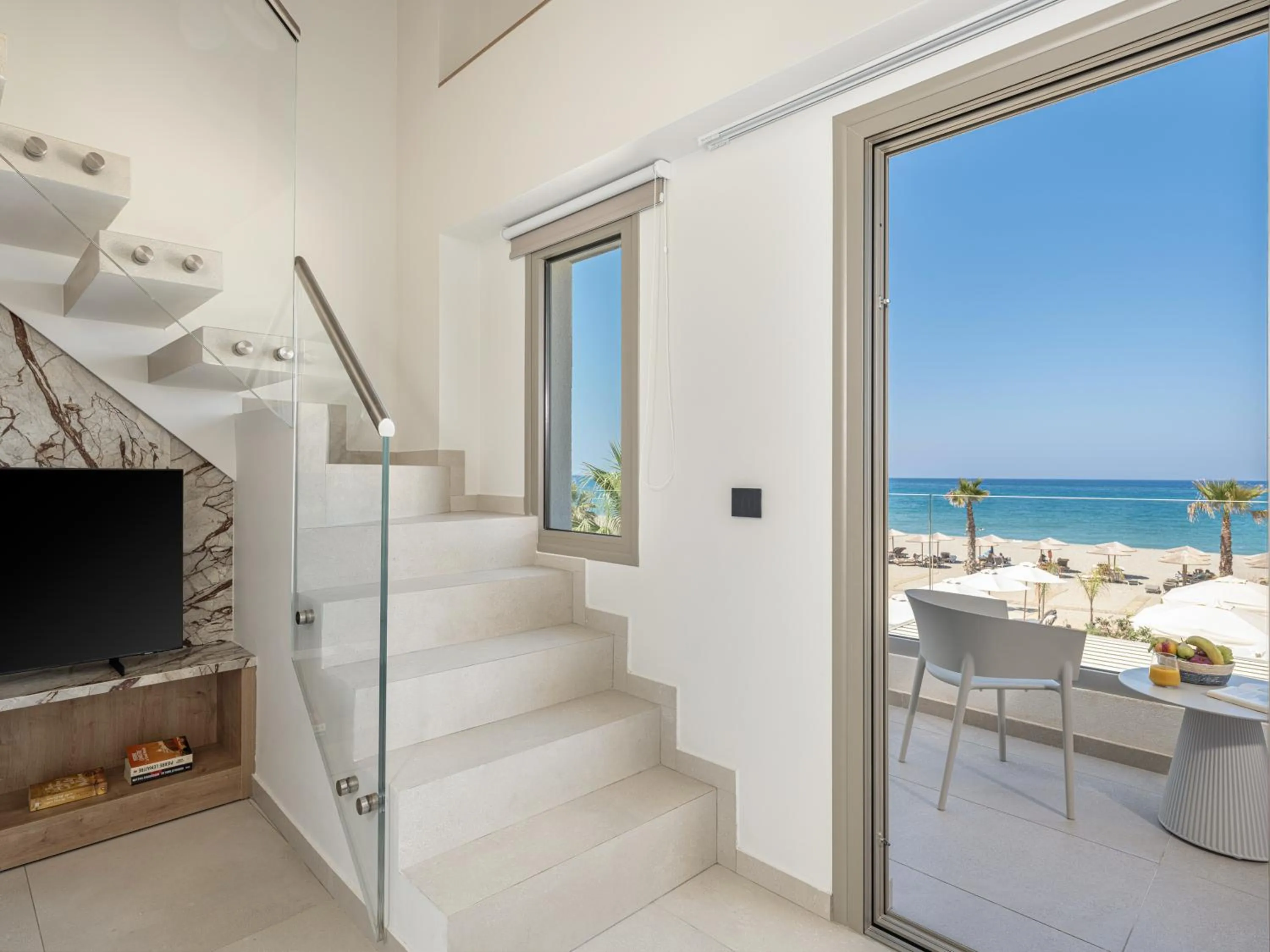 TV and multimedia in Iperion Beach Hotel