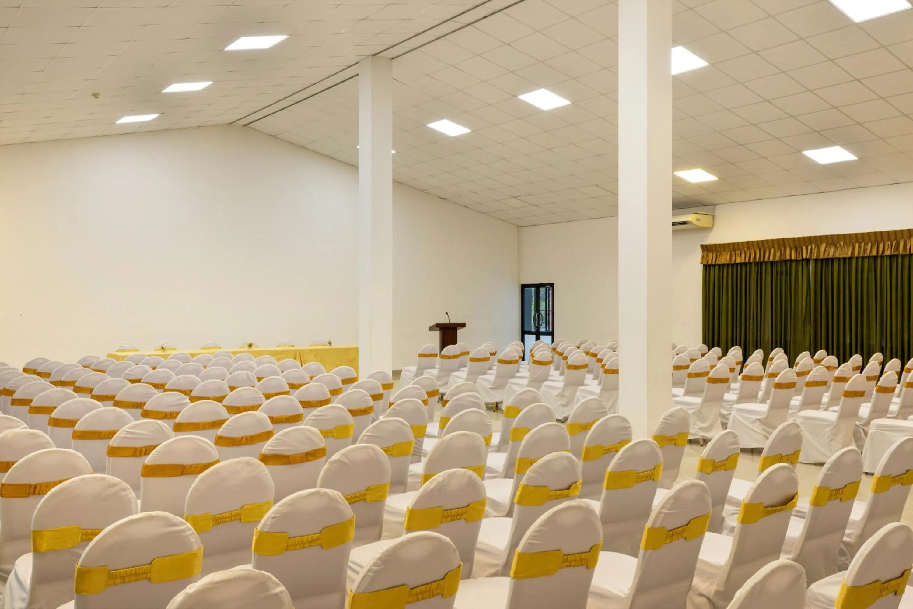 Banquet/Function facilities in The Blue Wave Hotel