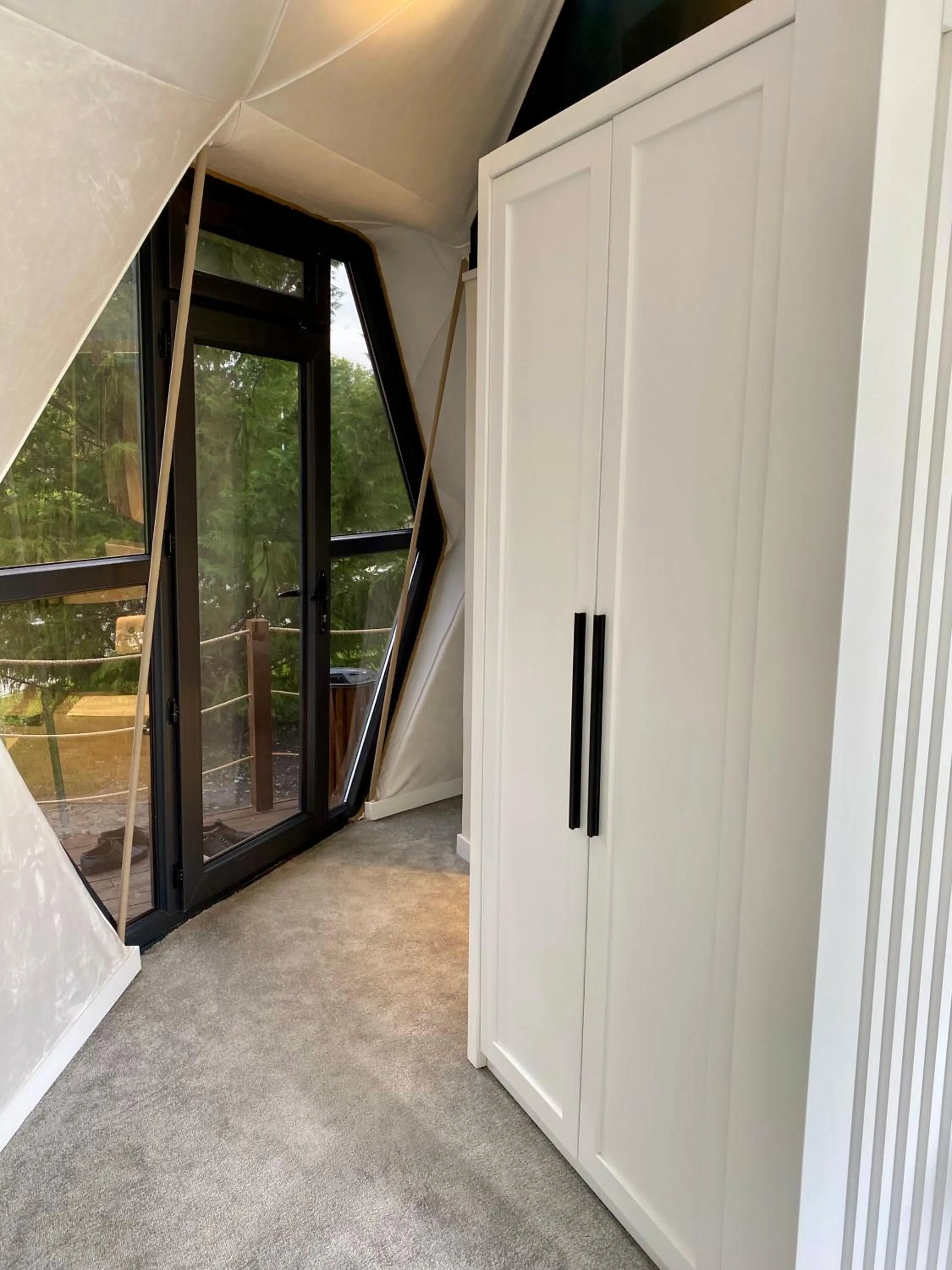 wardrobe in Gabala Yengice Thermal Resort Hotel