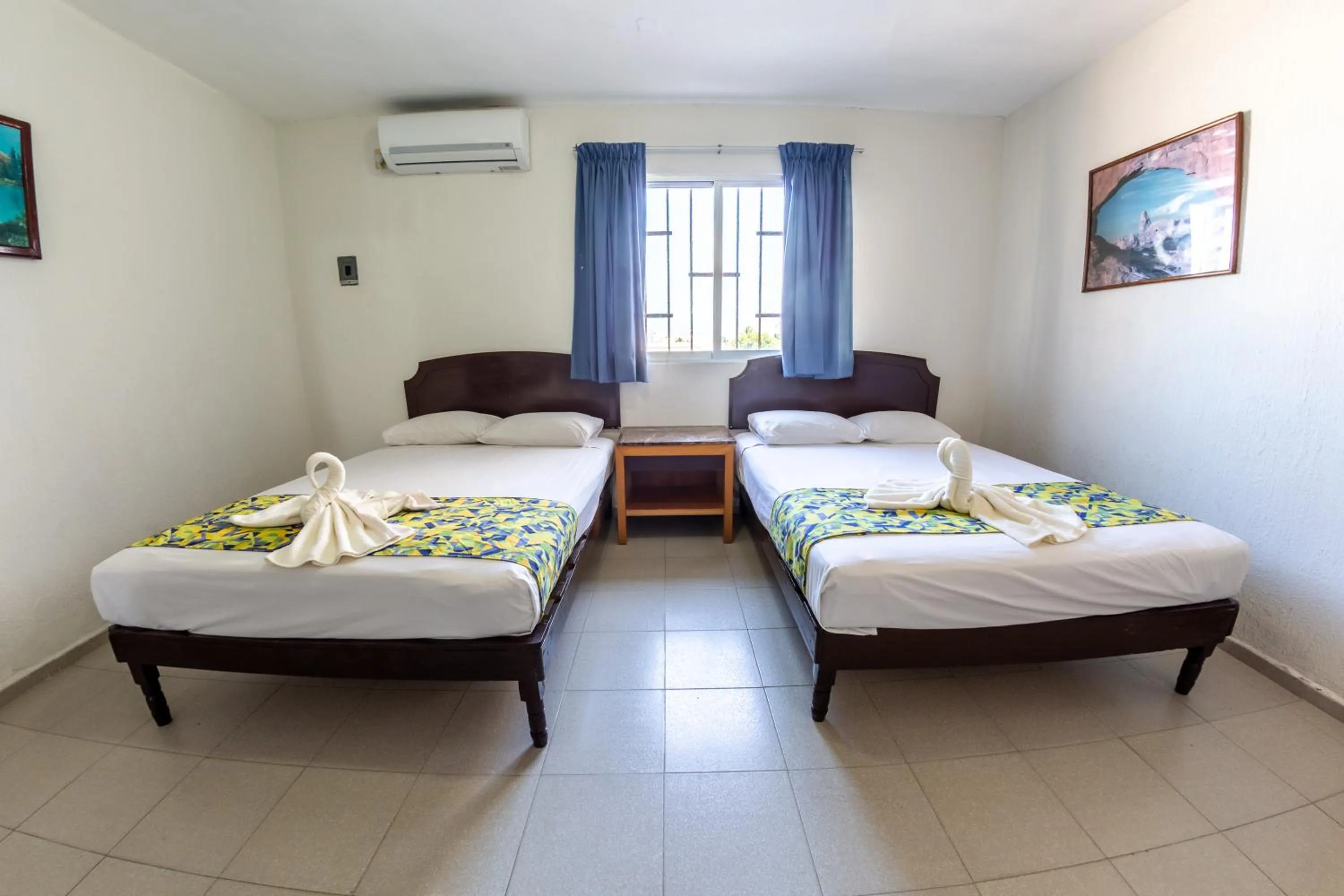 Photo of the whole room in Hotel Isla de Sacrificio