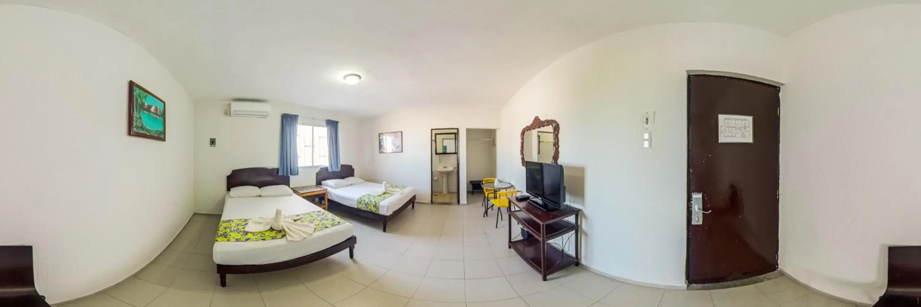 Standard Double Room with Two Double Beds in Hotel Isla de Sacrificio Standard Double Room with Two Double Beds in Hotel Isla de Sacrificio