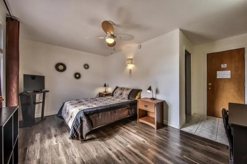 Bed in Auberge motel drakkar