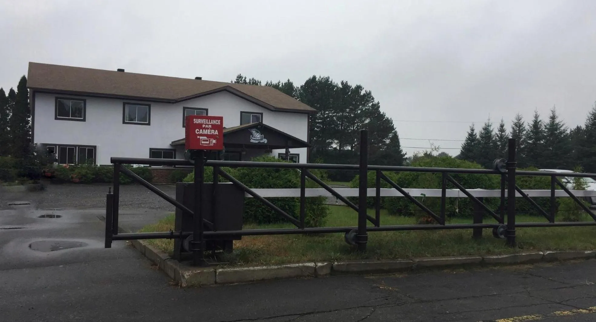 Property building in Auberge motel drakkar