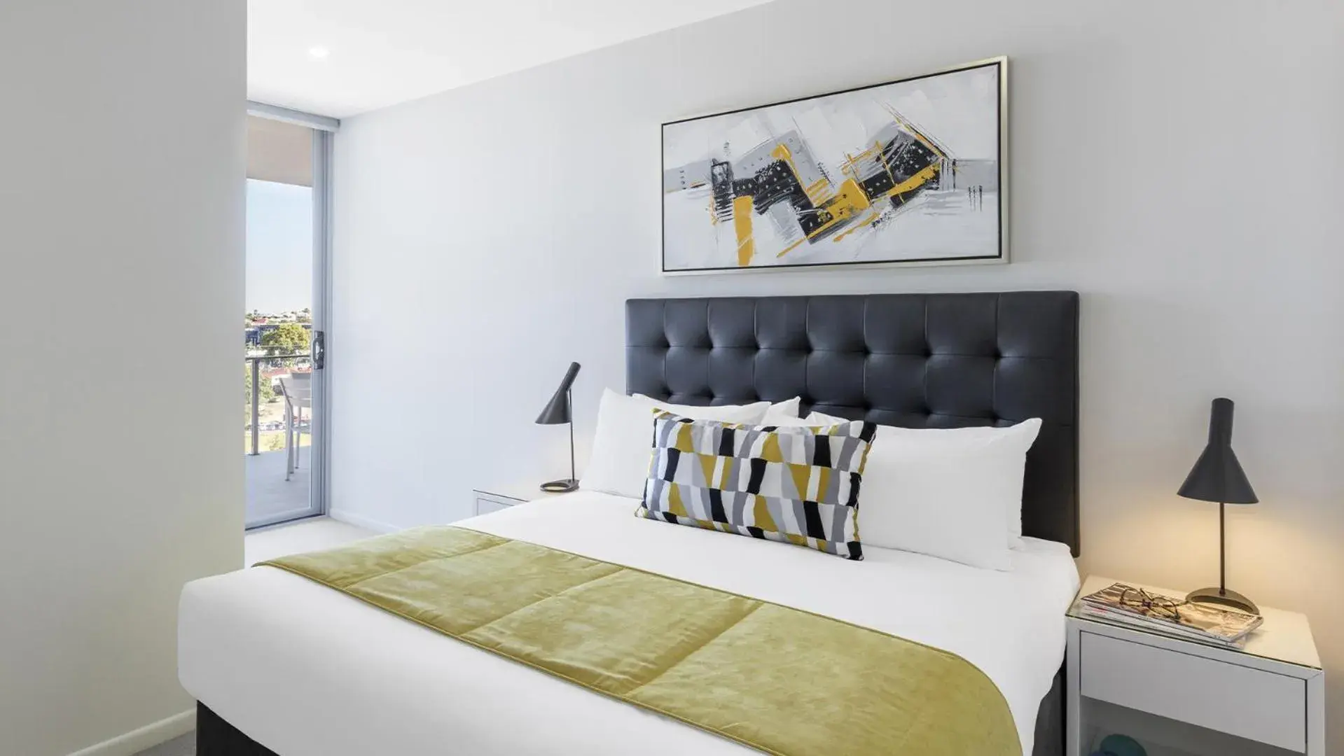 Bed in Oaks Brisbane Woolloongabba Suites Bed in Oaks Brisbane Woolloongabba Suites