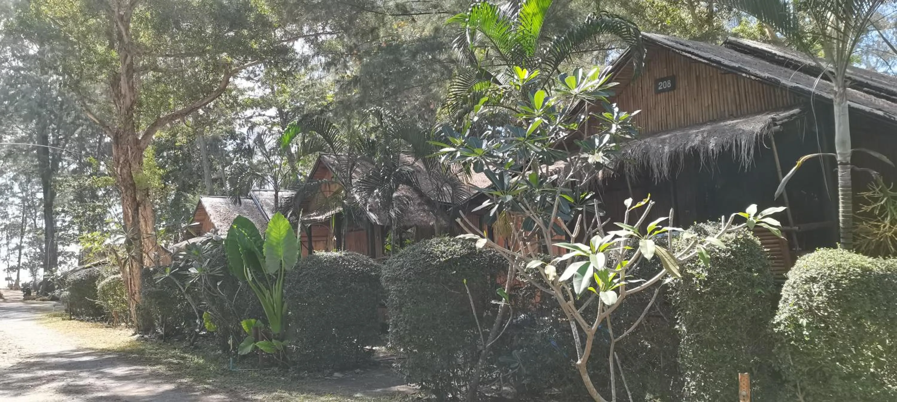 Eco Lanta Hideaway Beach Resort