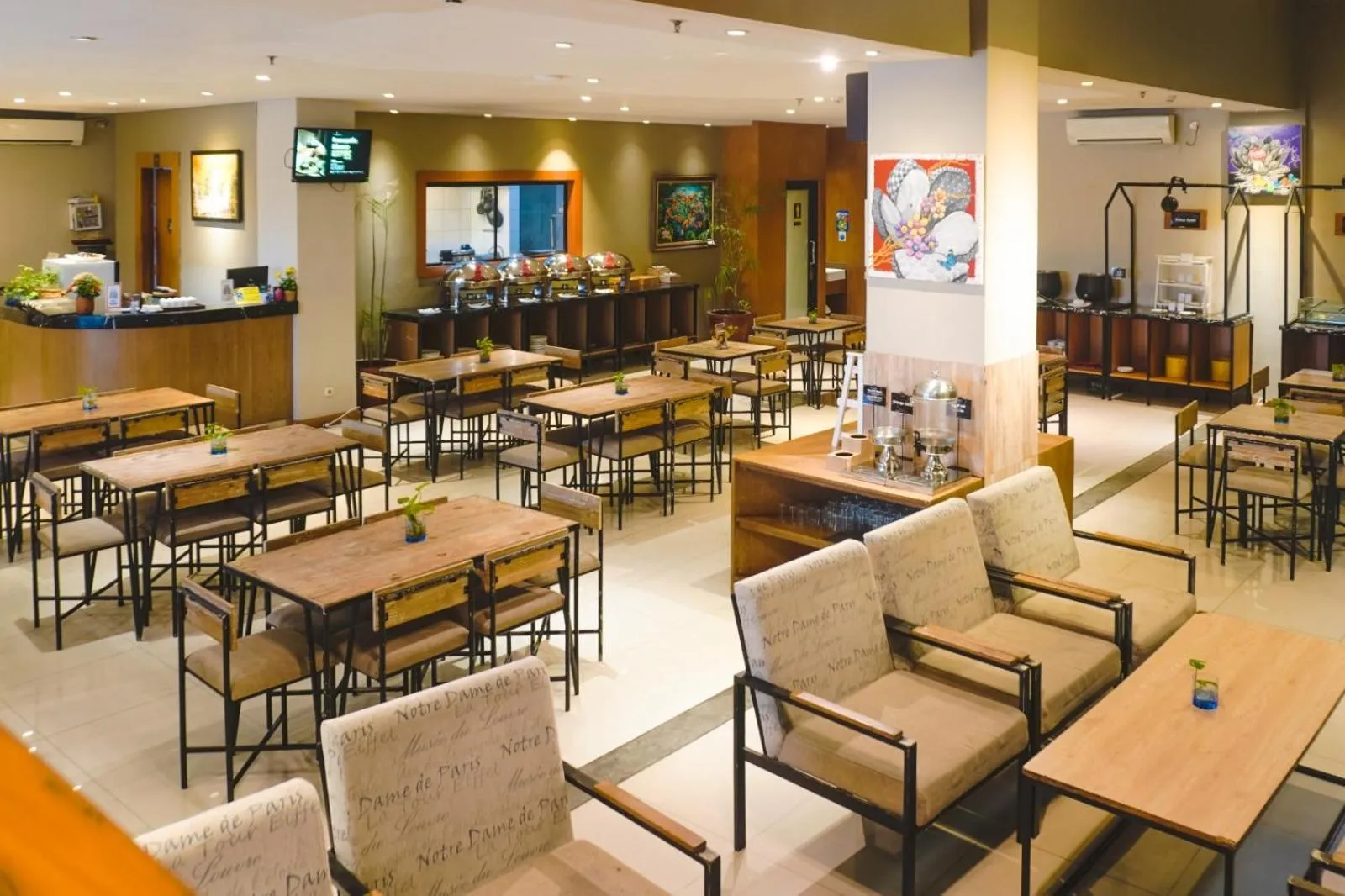 Yellow Star Ambarukmo Hotel