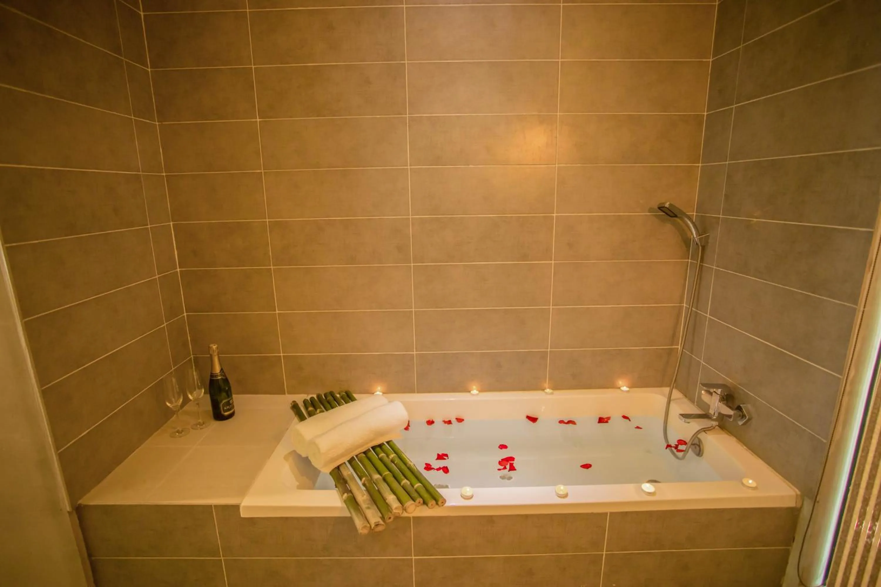 Bath in Tanei Angkor Resort and Spa