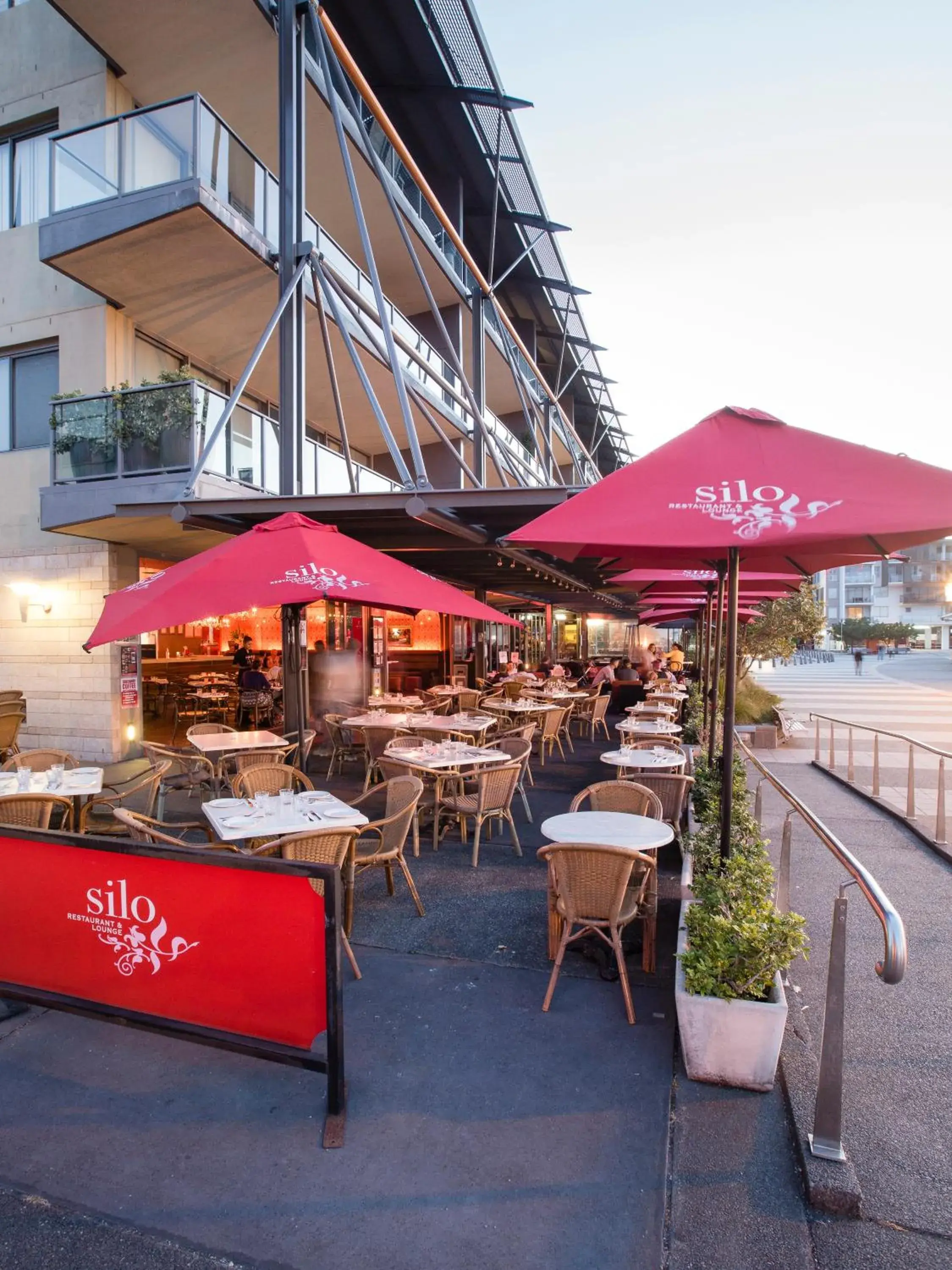 Restaurant/places to eat in Honeysuckle Executive Suites Restaurant/places to eat in Honeysuckle Executive Suites