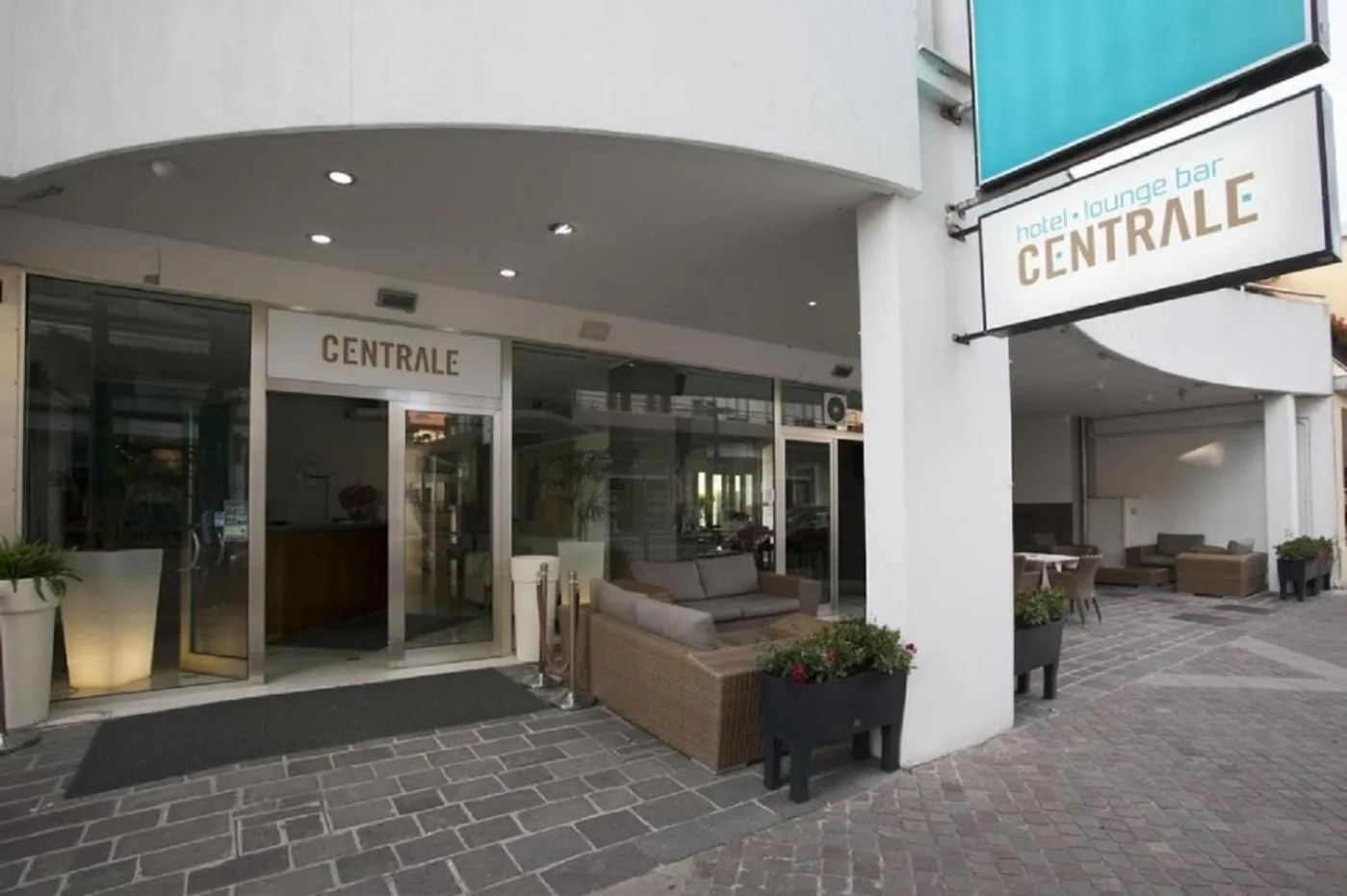 Facade/entrance in Hotel Centrale