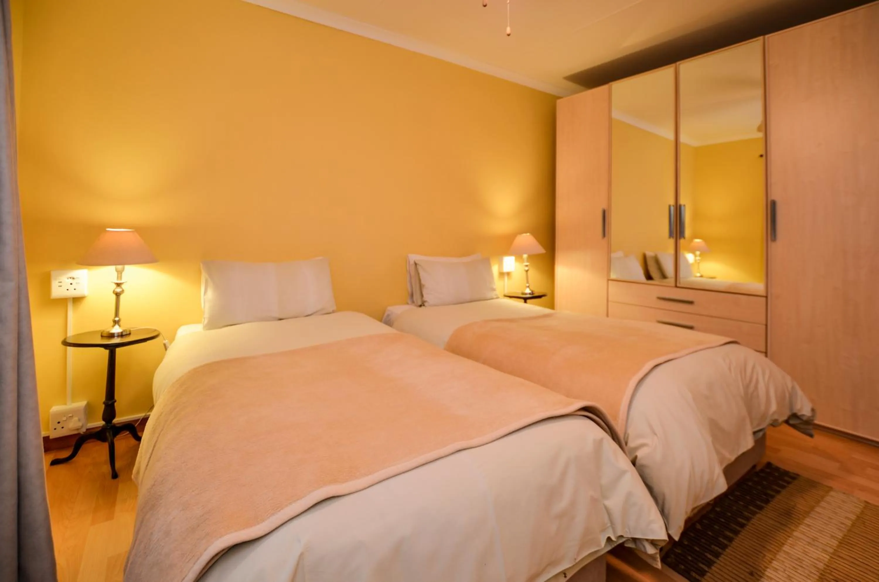 Bedroom, Bed in White House Lodge