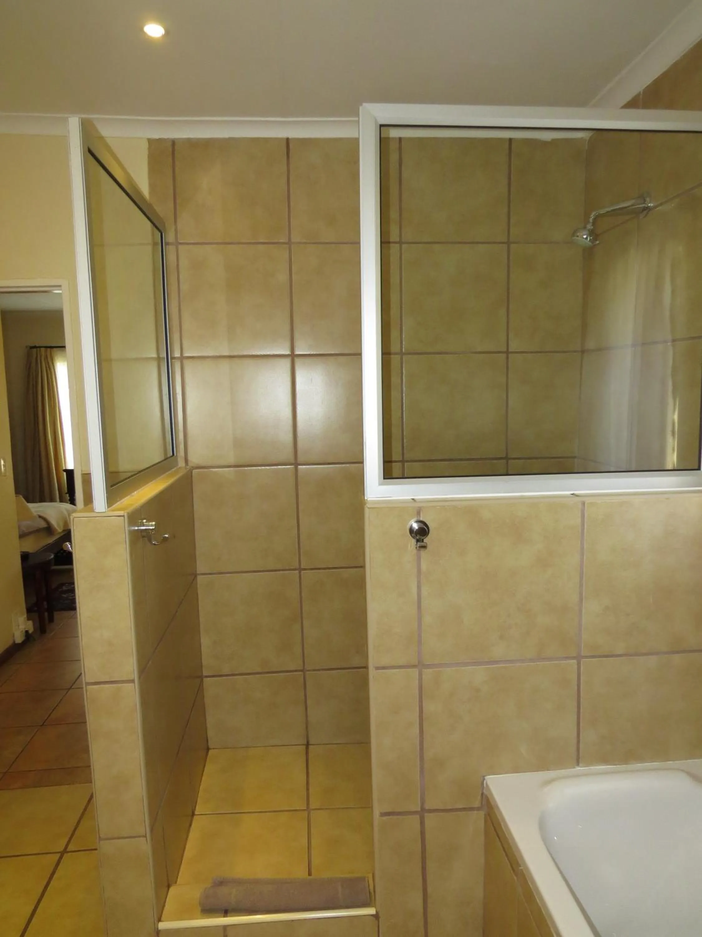 Shower in White House Lodge