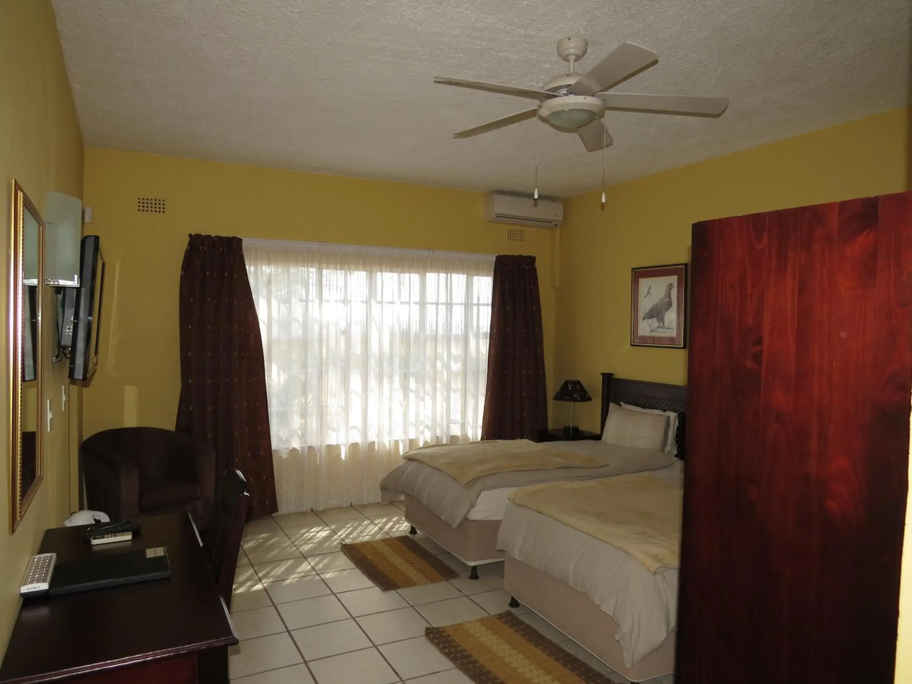 Twin/Double Room - single occupancy in White House Lodge Twin/Double Room - single occupancy in White House Lodge
