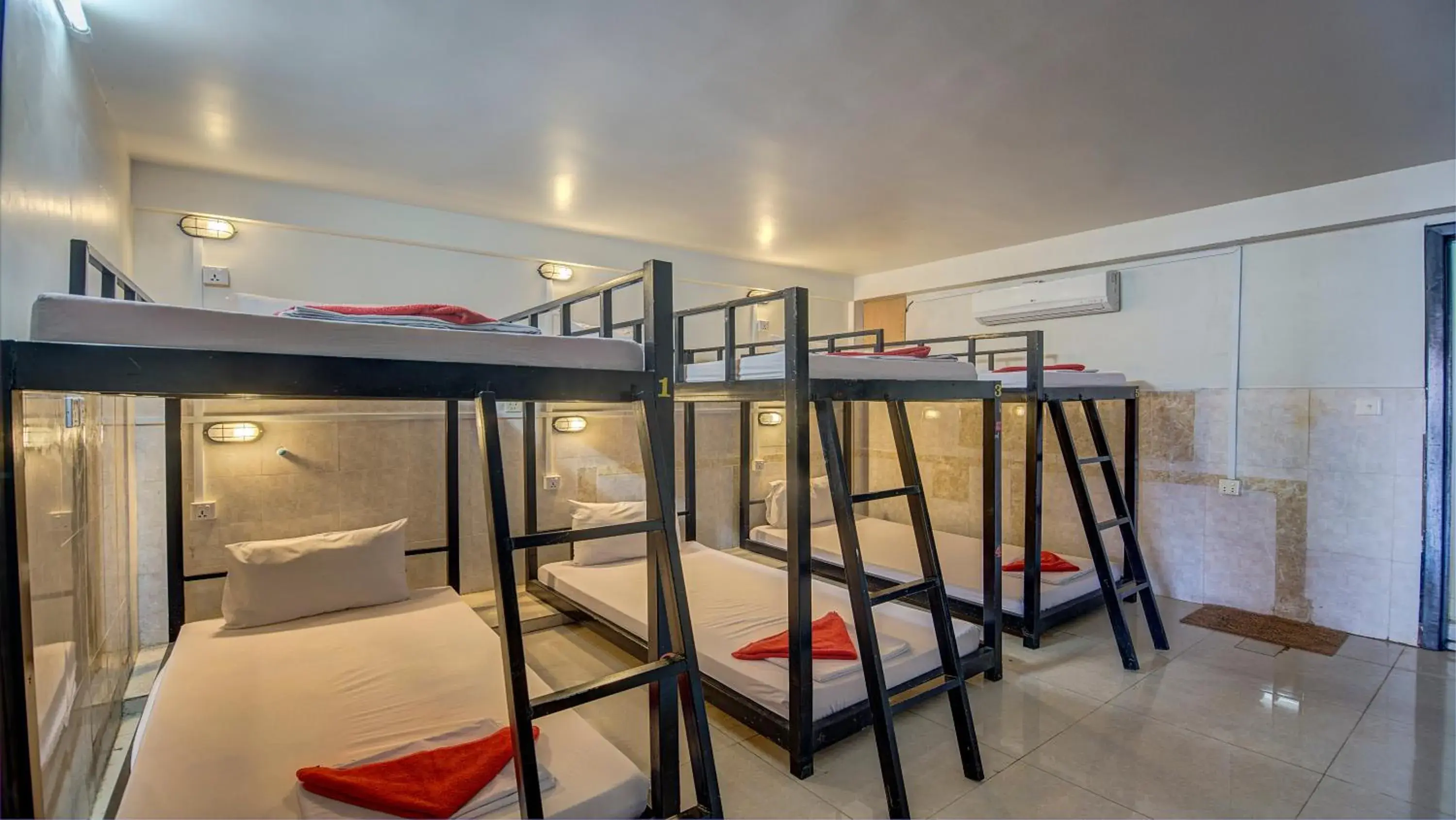 bunk bed, Bed in Siem Reap Pub Hostel bunk bed, Bed in Siem Reap Pub Hostel