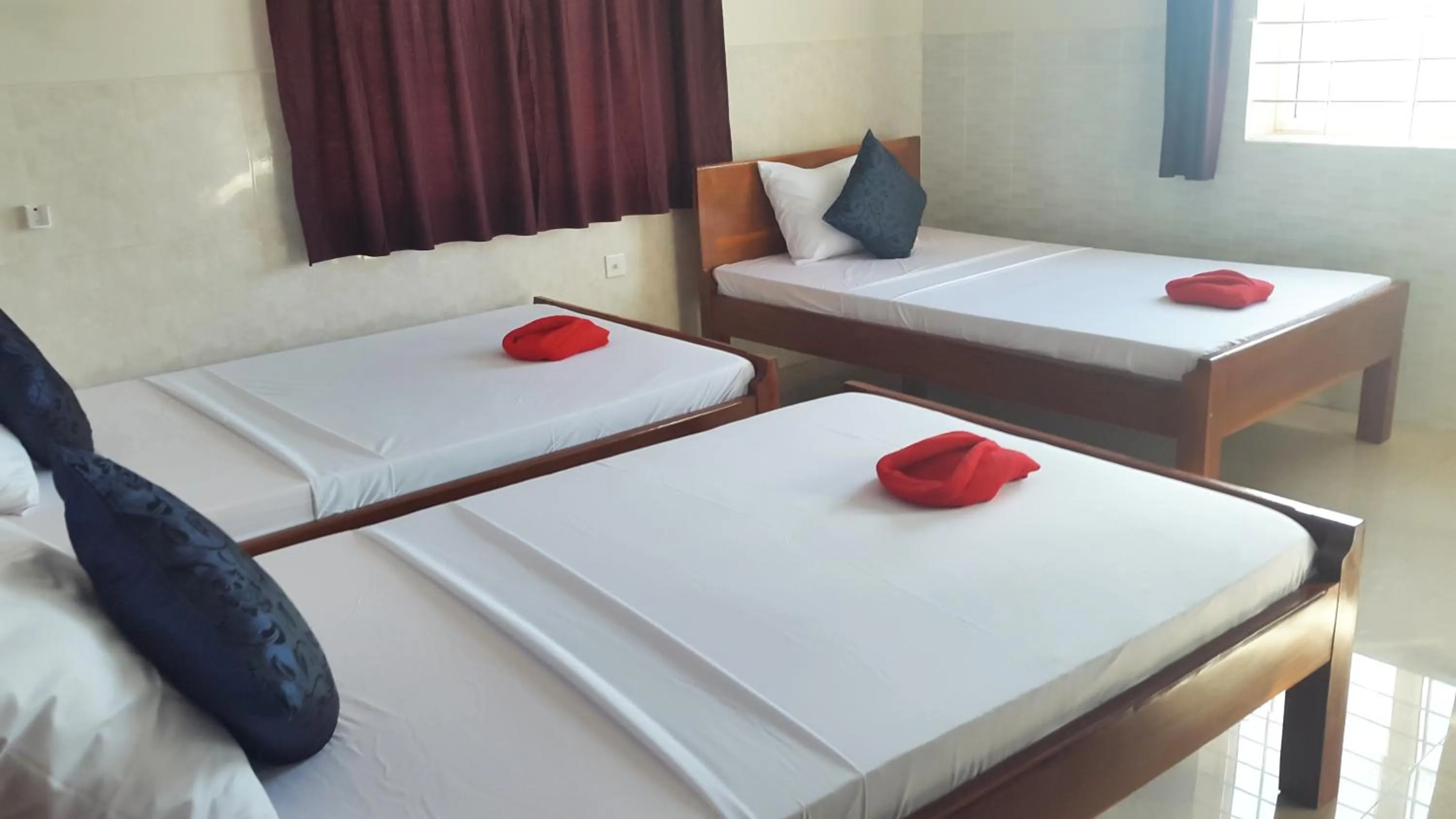 Photo of the whole room, Bed in Siem Reap Pub Hostel