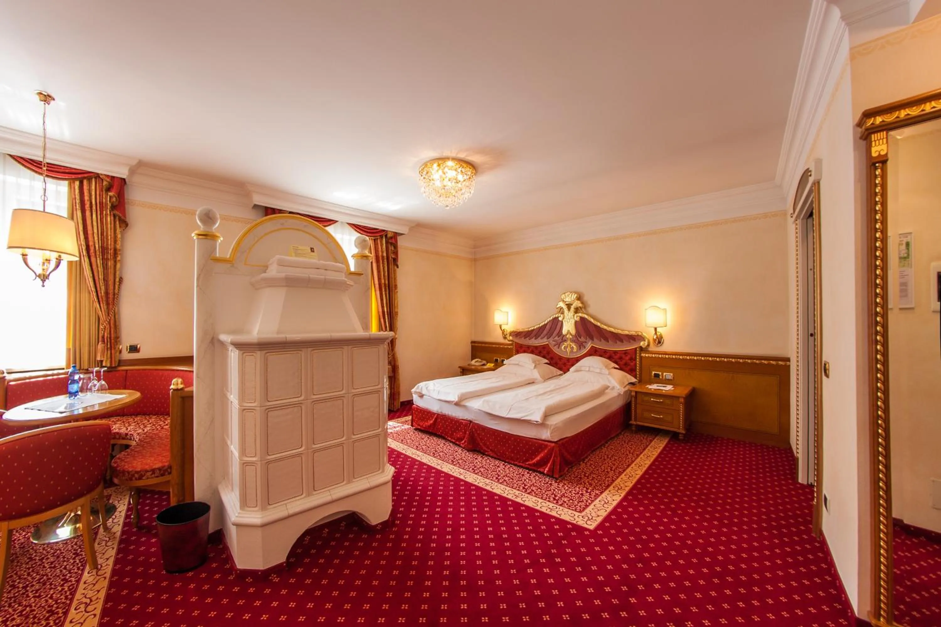 Bed in Cityhotel Goldener Adler B&B