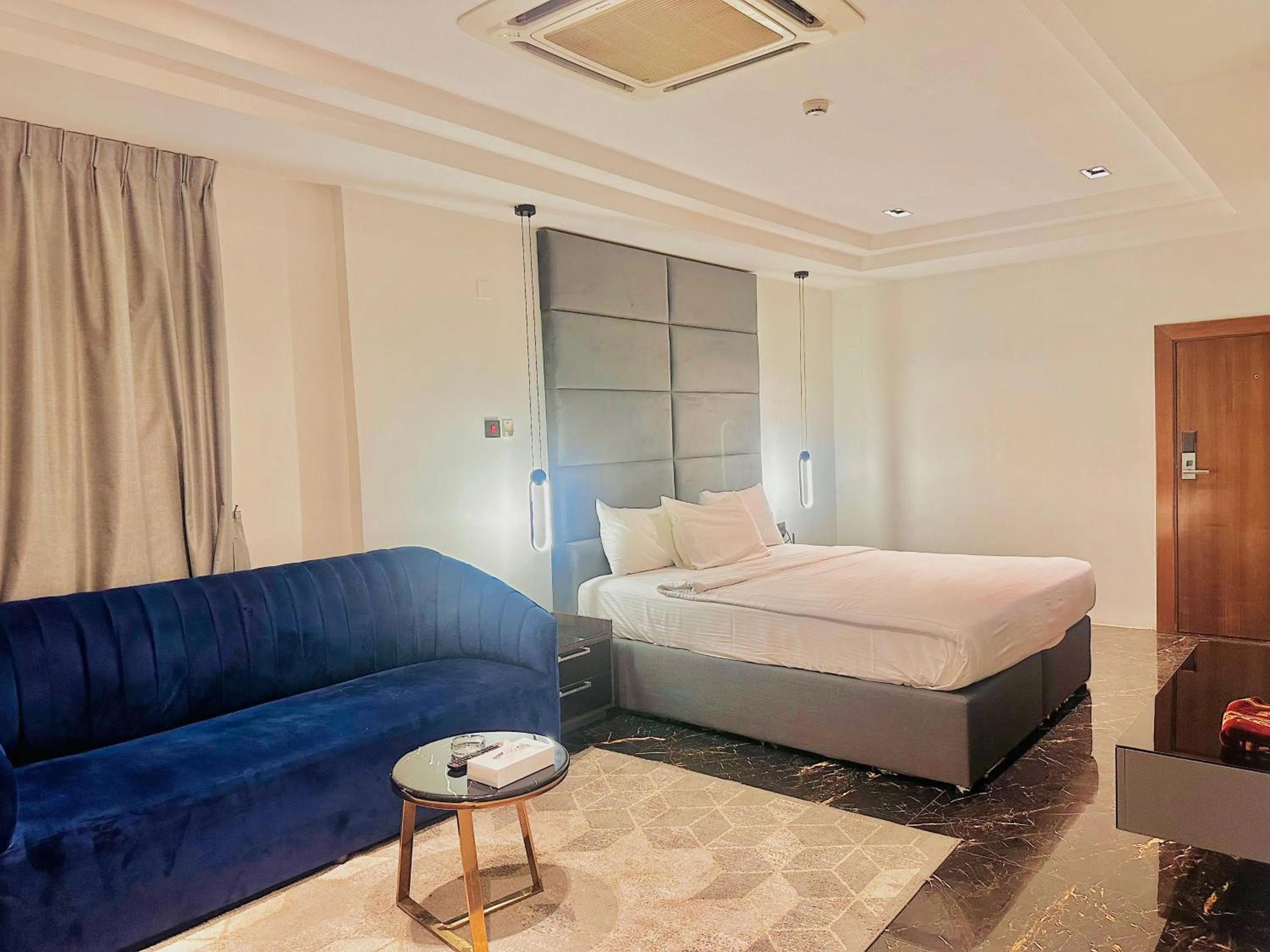 Photo of the whole room, Bed in Kiev Tower Hotel Apartments