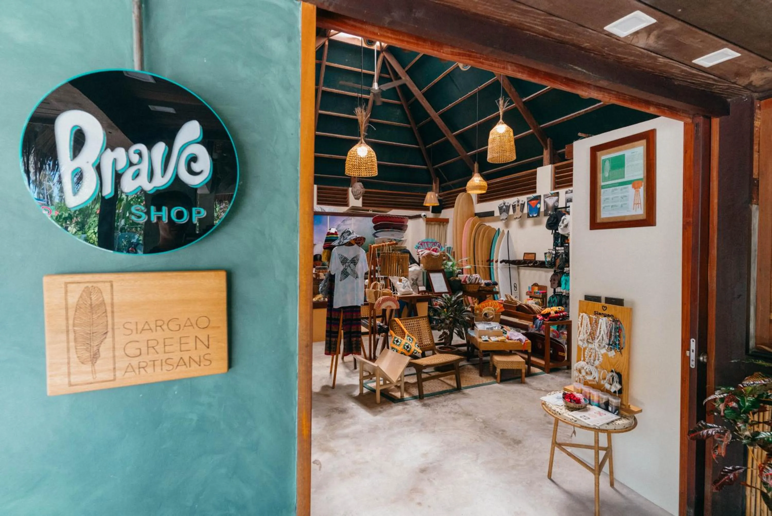 On-site shops in Bravo Beach Resort