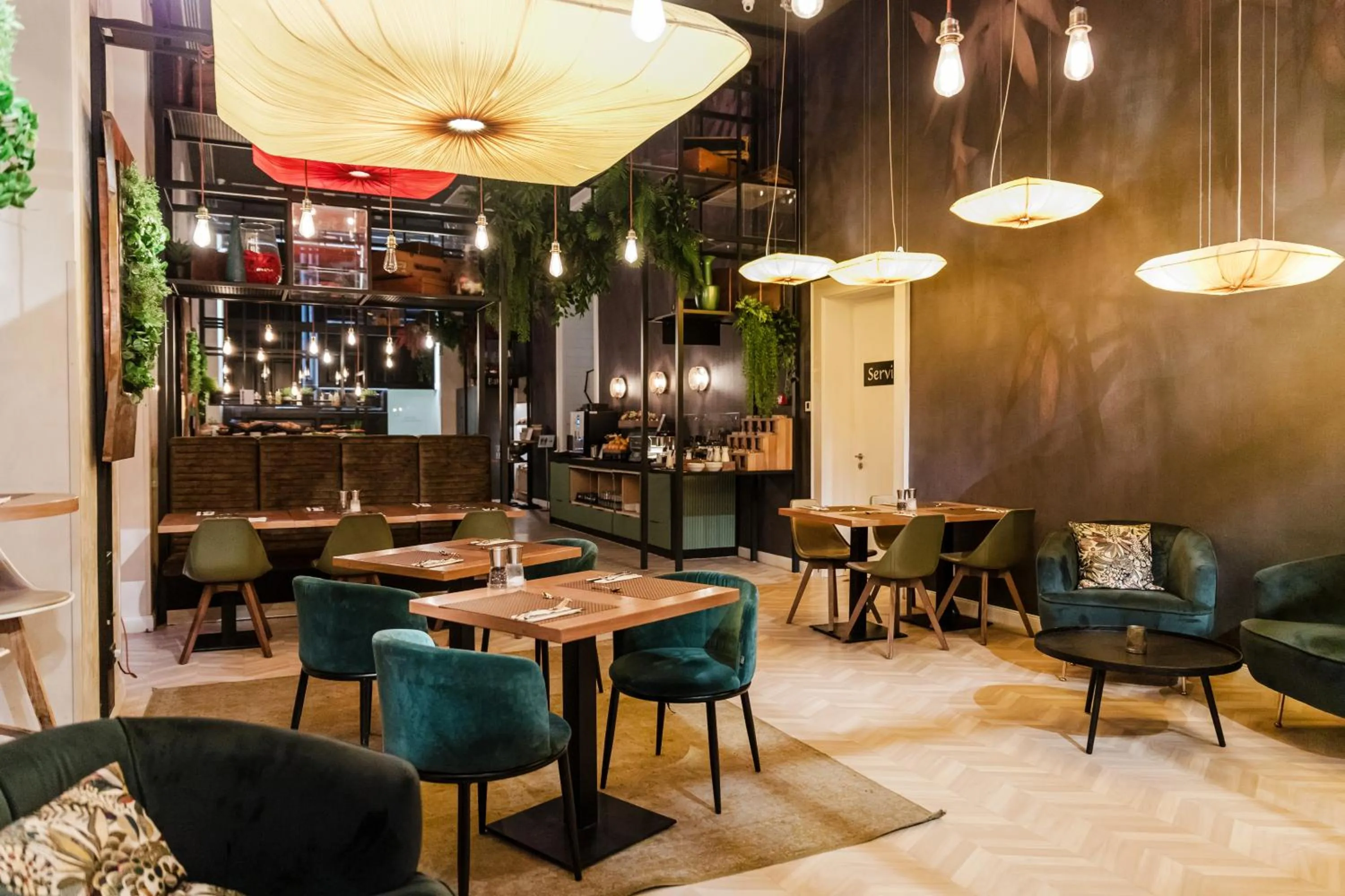 Restaurant/places to eat in Hotel Moments Budapest by Continental Group