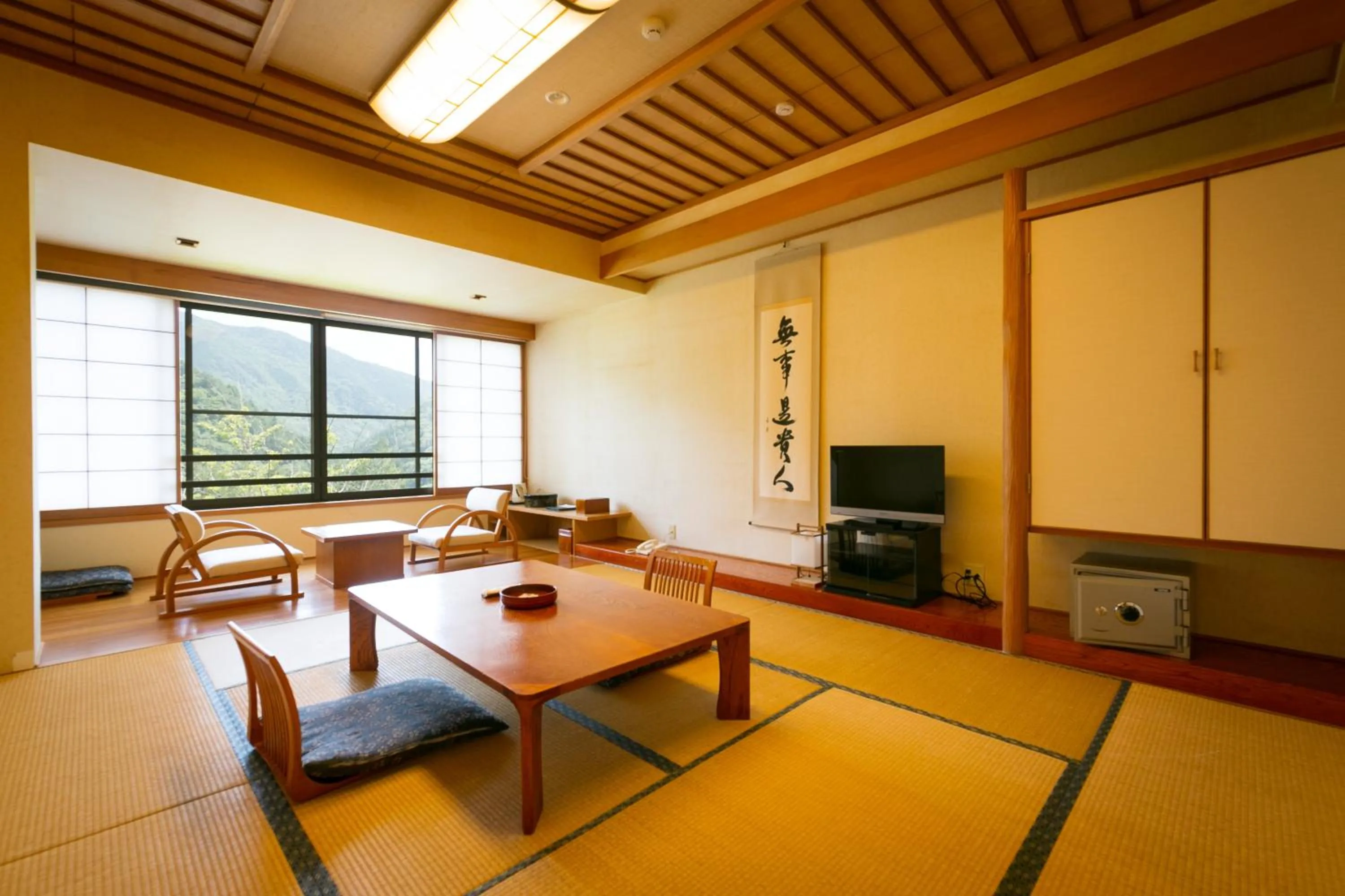 Photo of the whole room in Hotel Miki