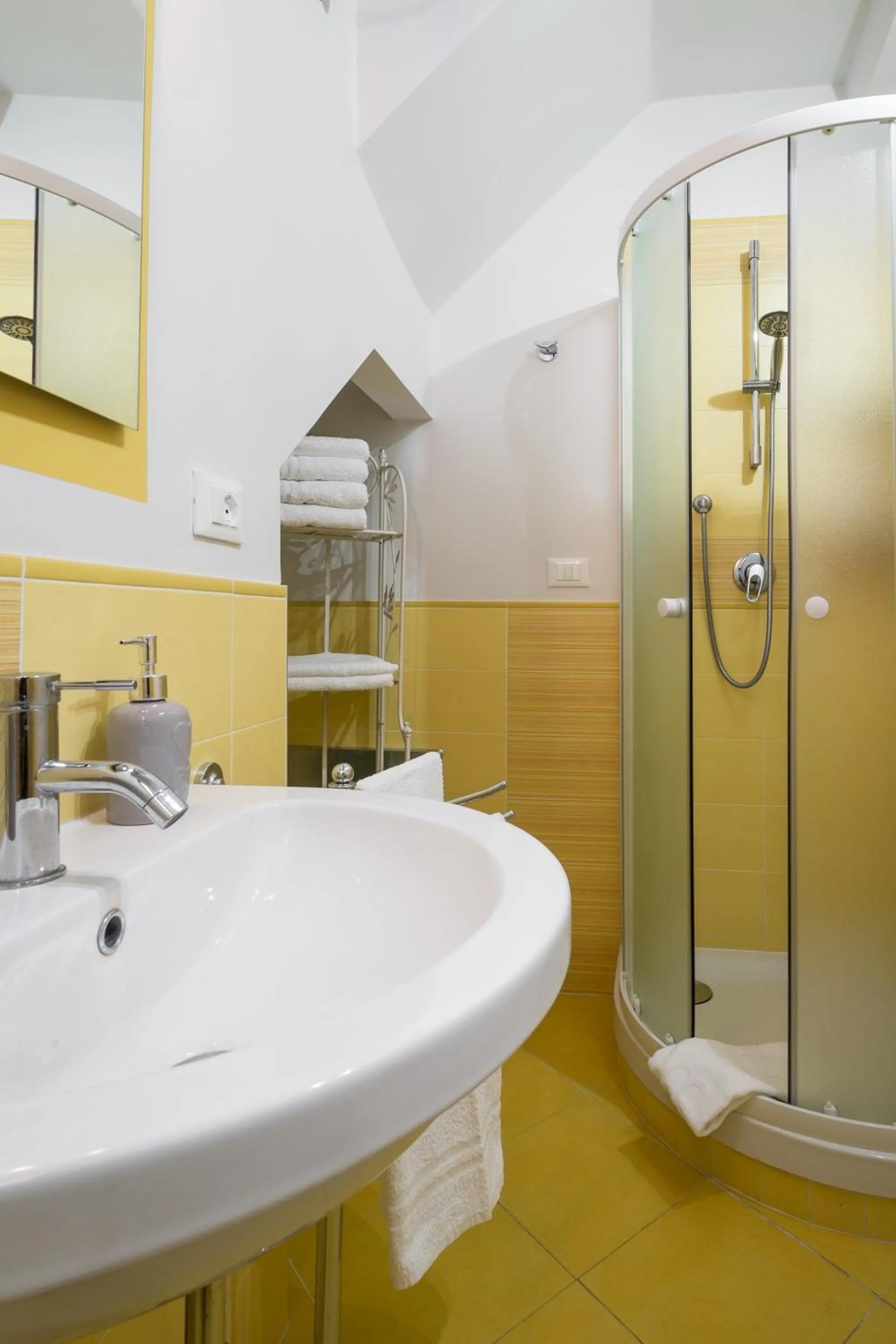 Bathroom in Quattro Canti Apartments