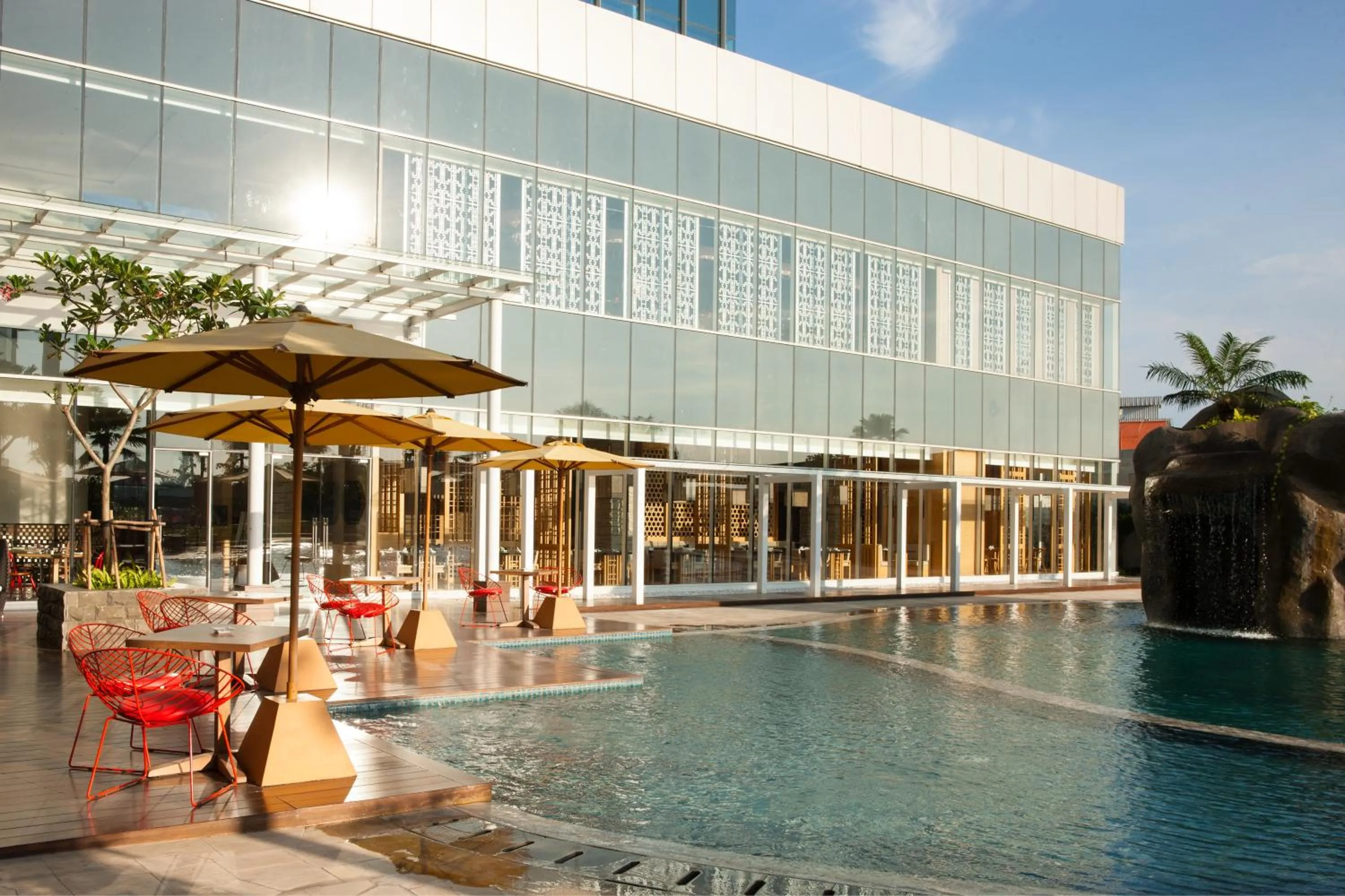 Restaurant/places to eat in Resinda Hotel Karawang