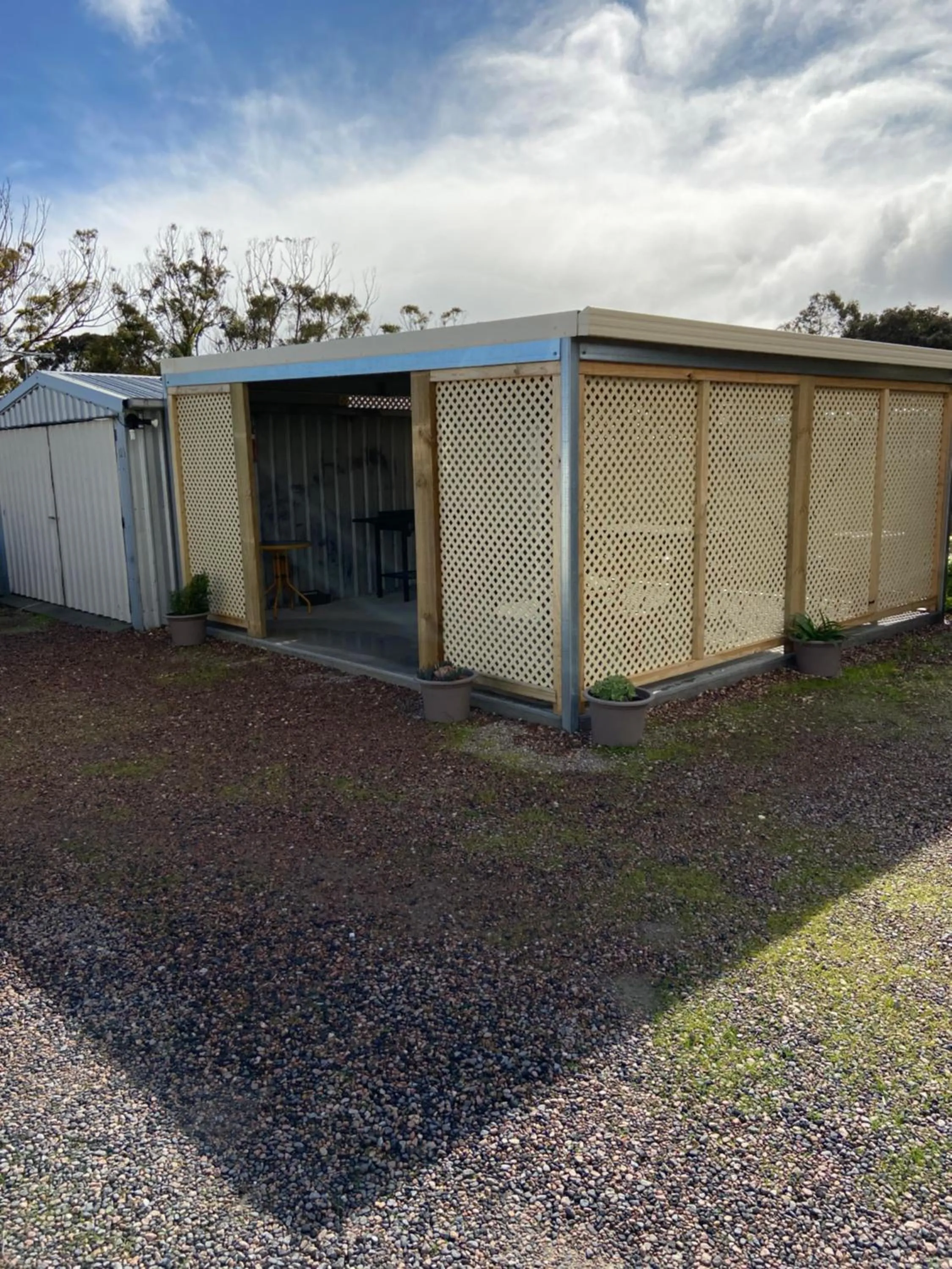 BBQ facilities in Lake Albert Motel