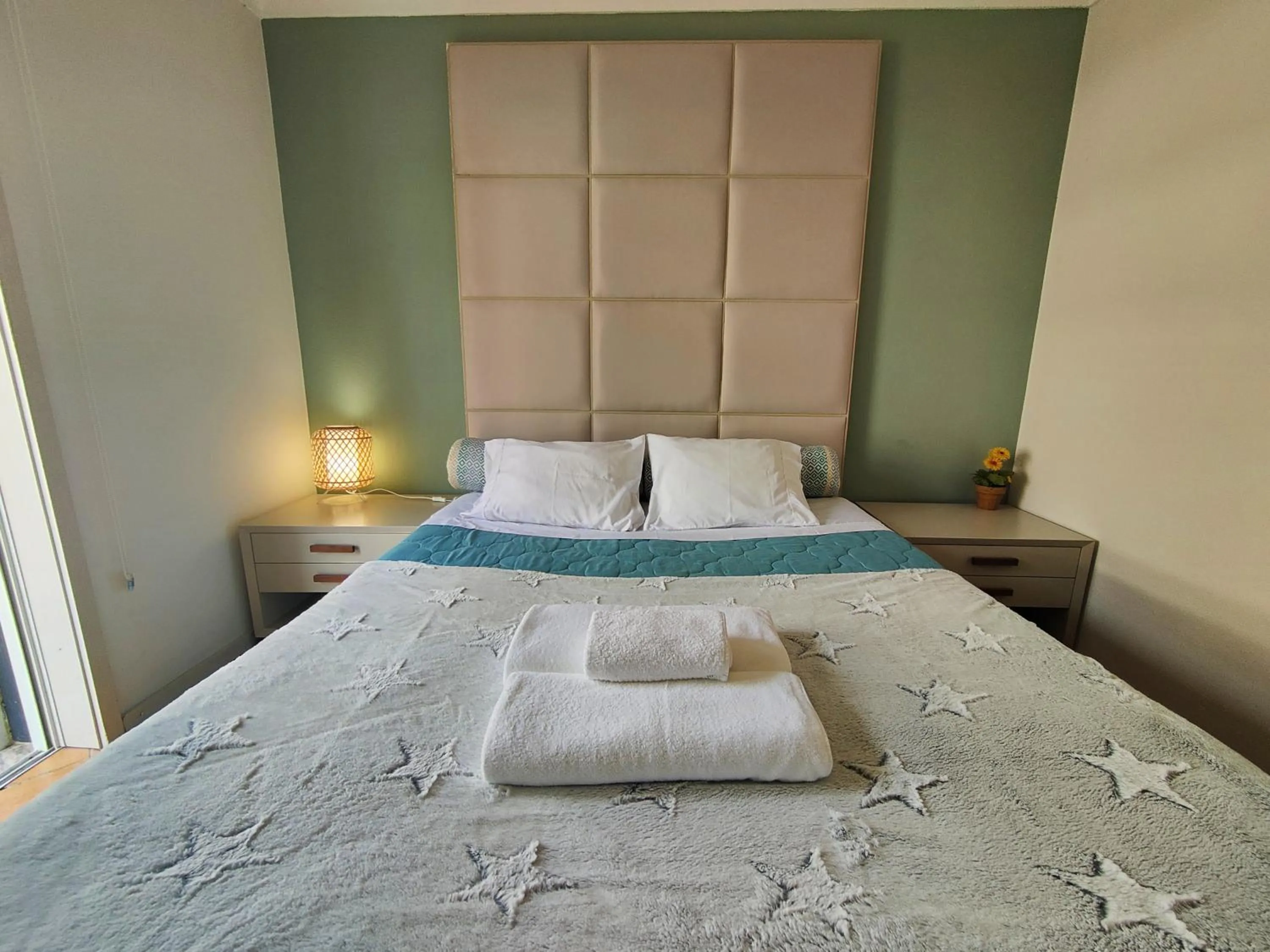 Double Room with Shared Bathroom in Vagueira Guest House