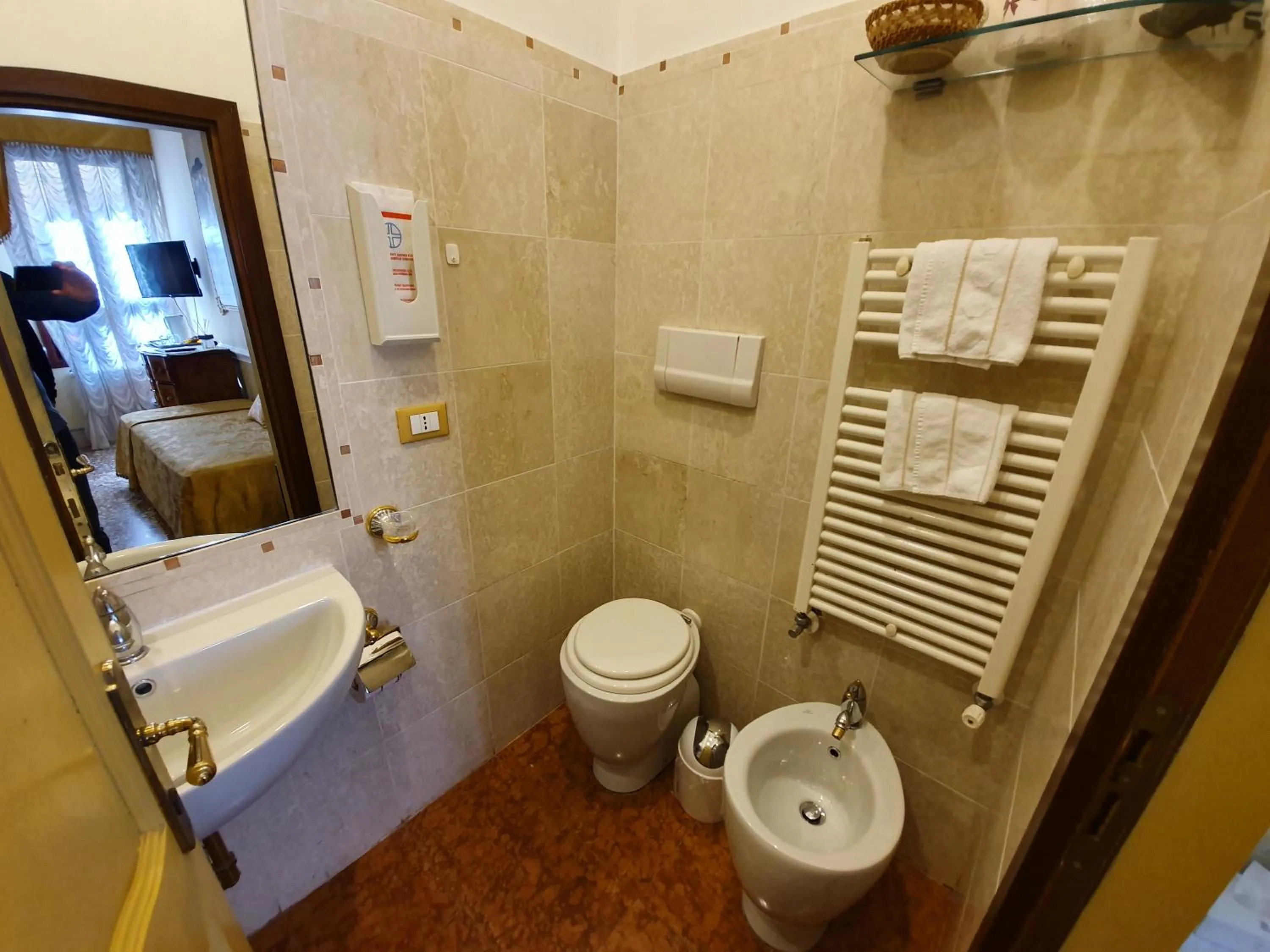 Bathroom in Casa Alla Fenice