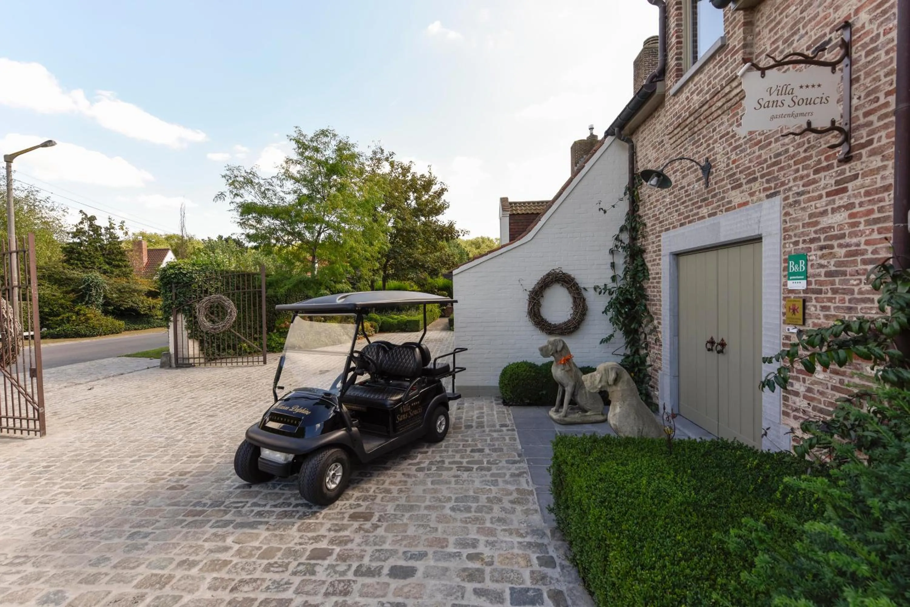 Facade/entrance in B&B Villa Sans Soucis