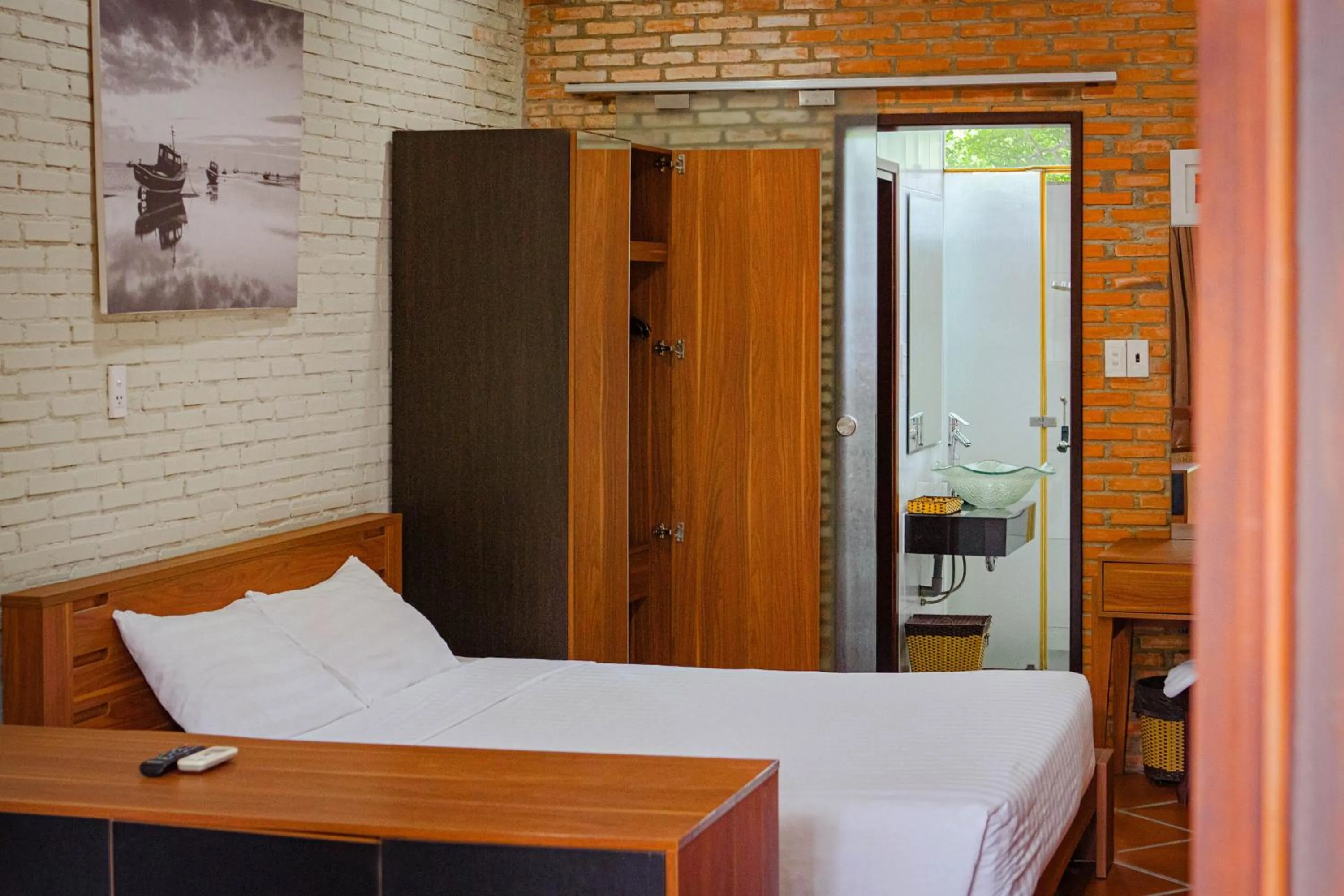 Bed in Mekong Long Thanh Resort & Reststop