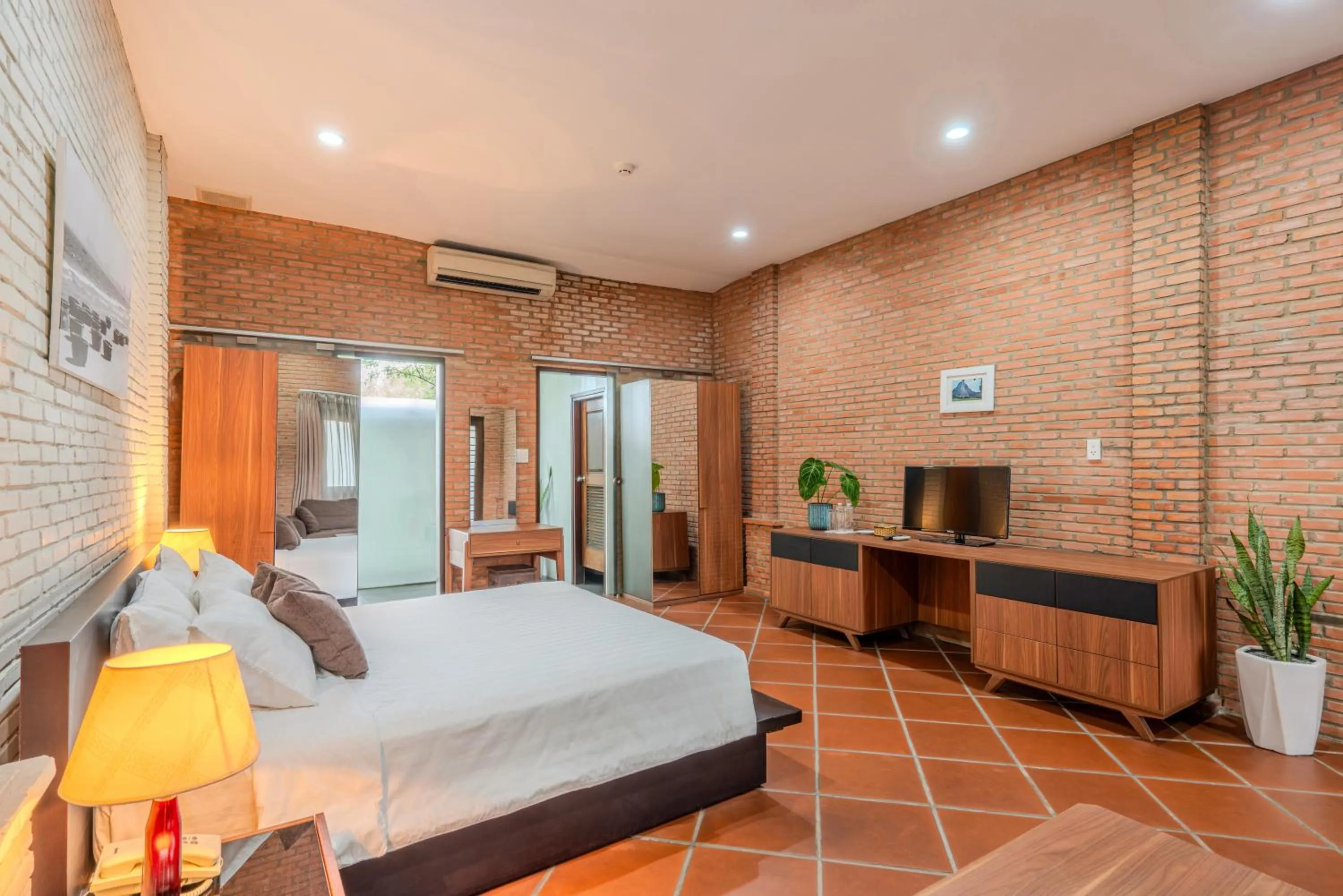 Bed in Mekong Long Thanh Resort & Reststop