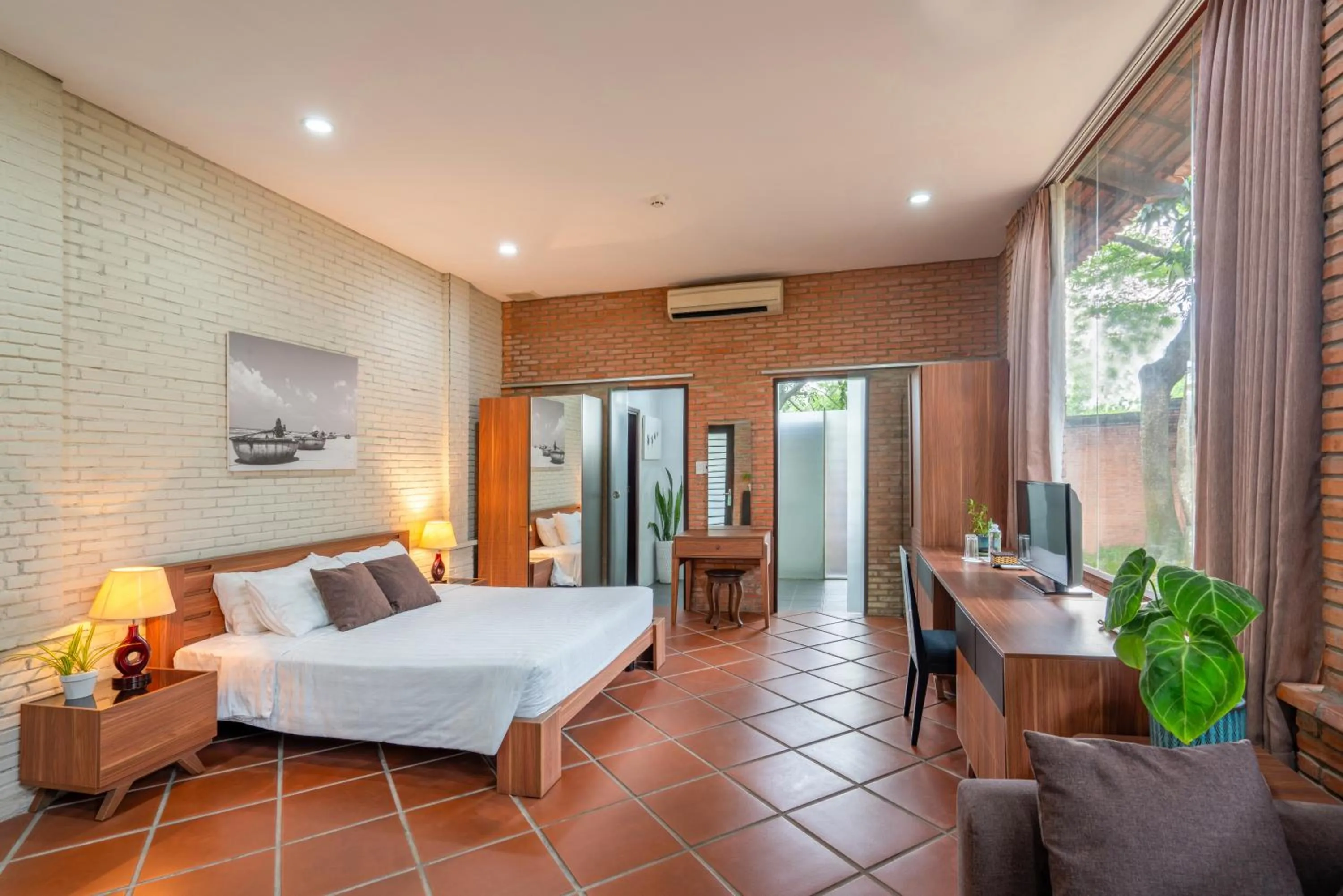 Bed in Mekong Long Thanh Resort & Reststop