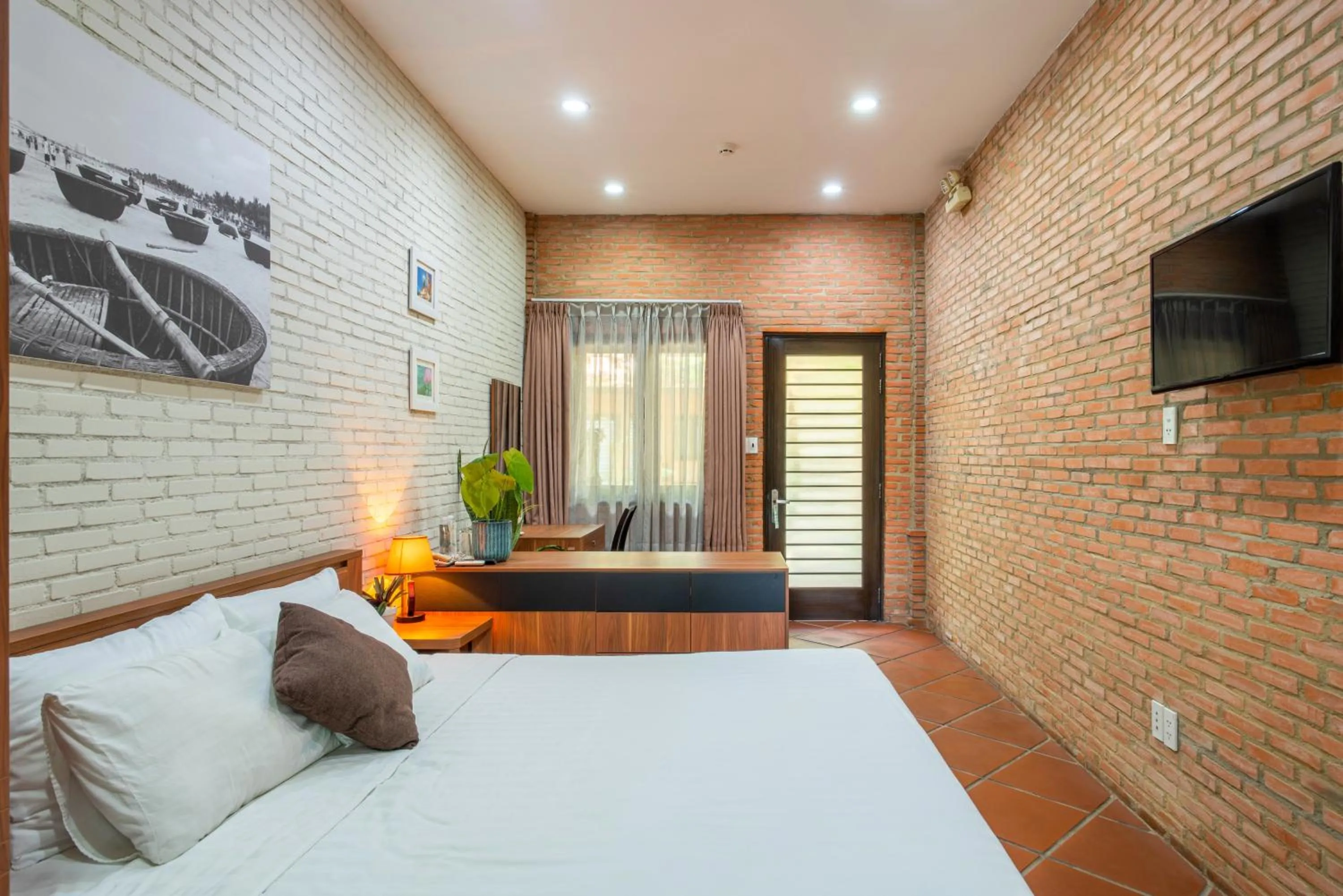 Bed in Mekong Long Thanh Resort & Reststop