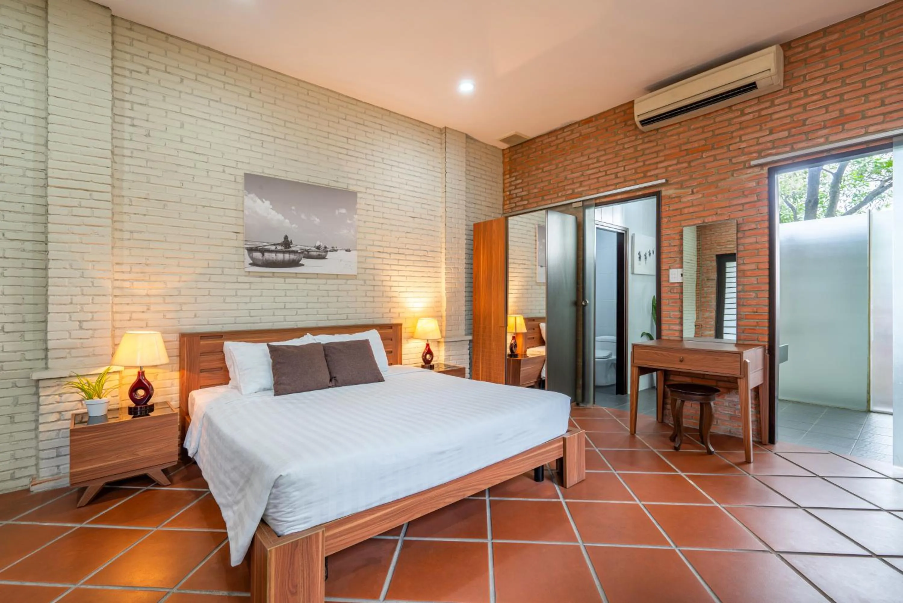 Bed in Mekong Long Thanh Resort & Reststop