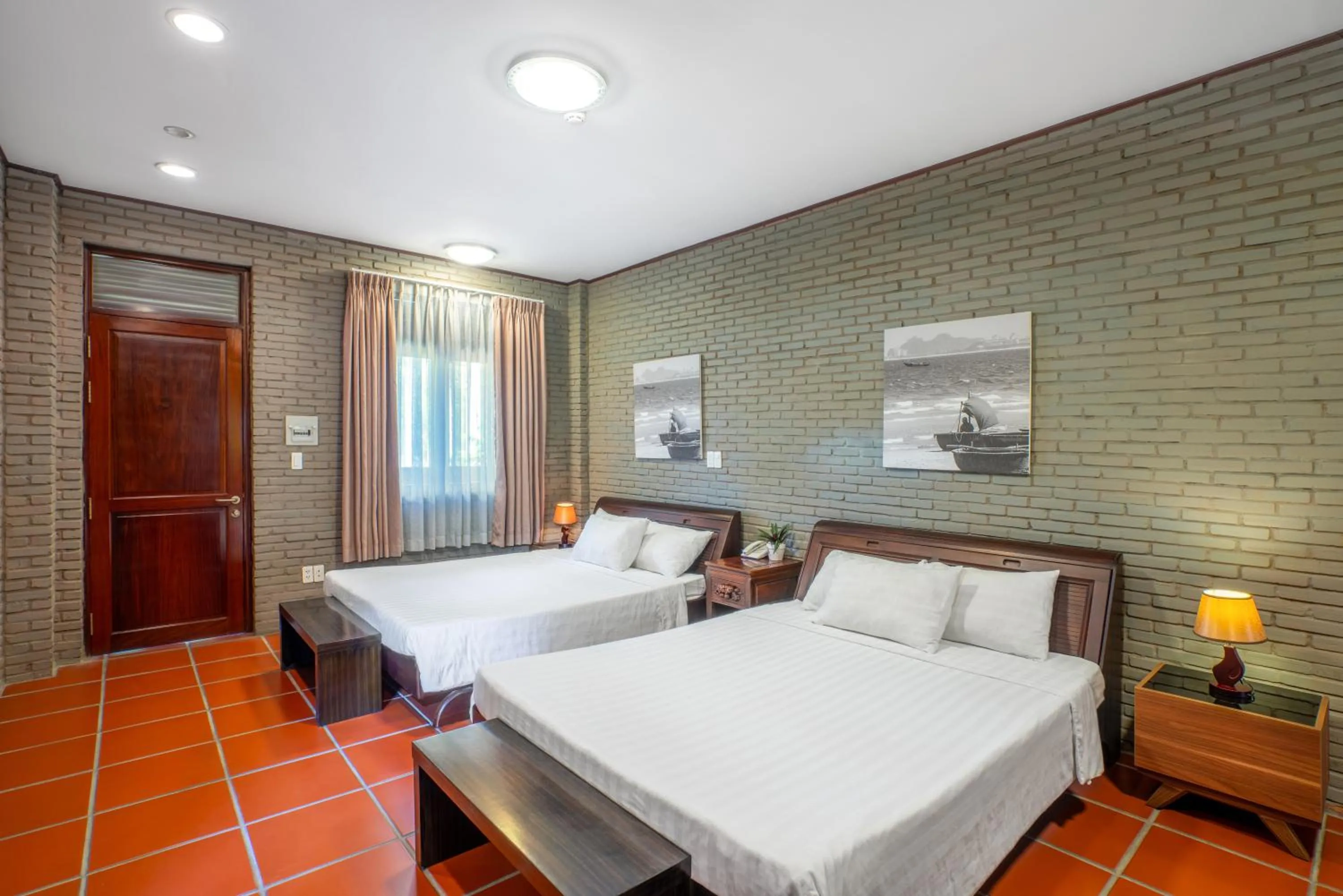 Bed in Mekong Long Thanh Resort & Reststop