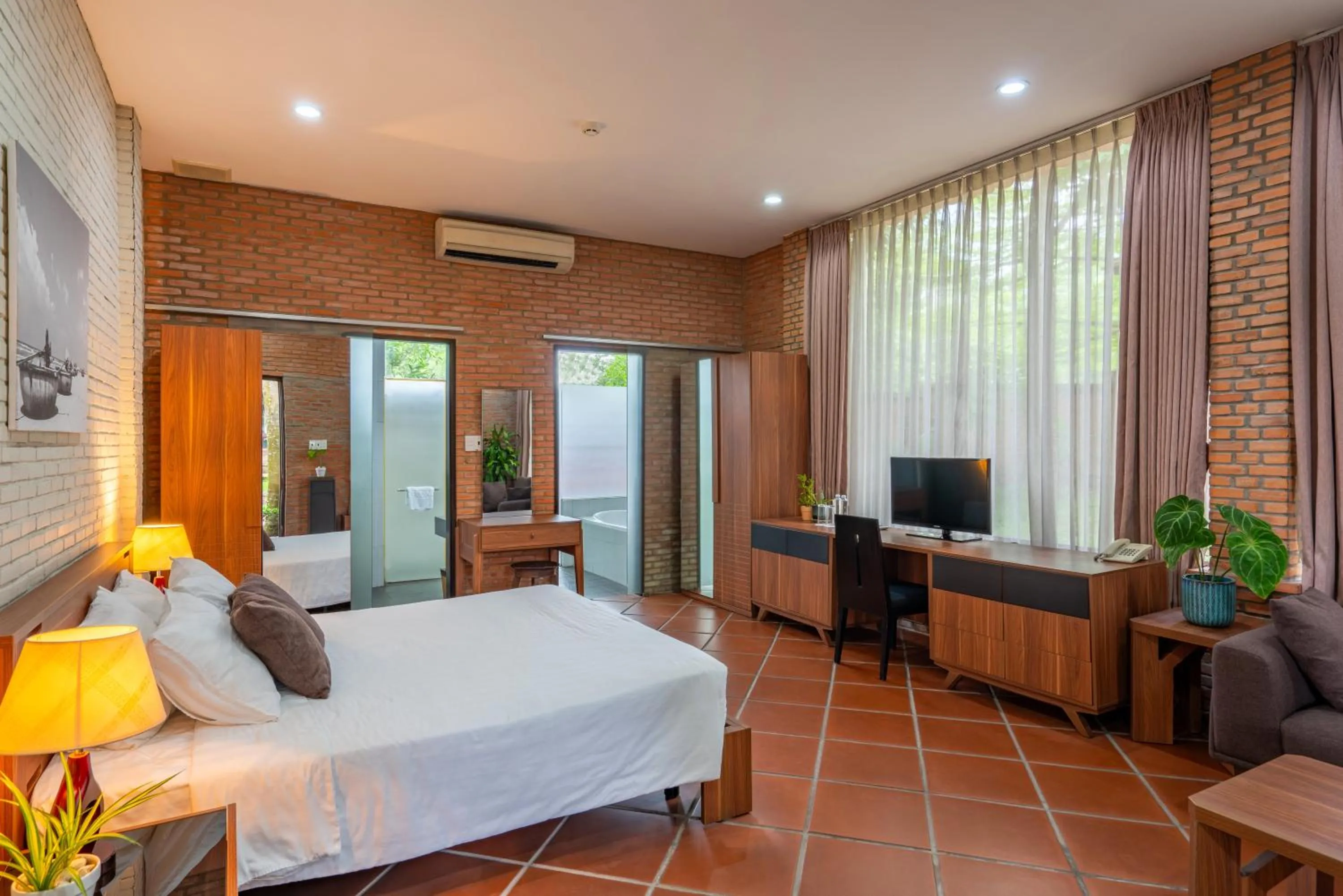 Bed in Mekong Long Thanh Resort & Reststop