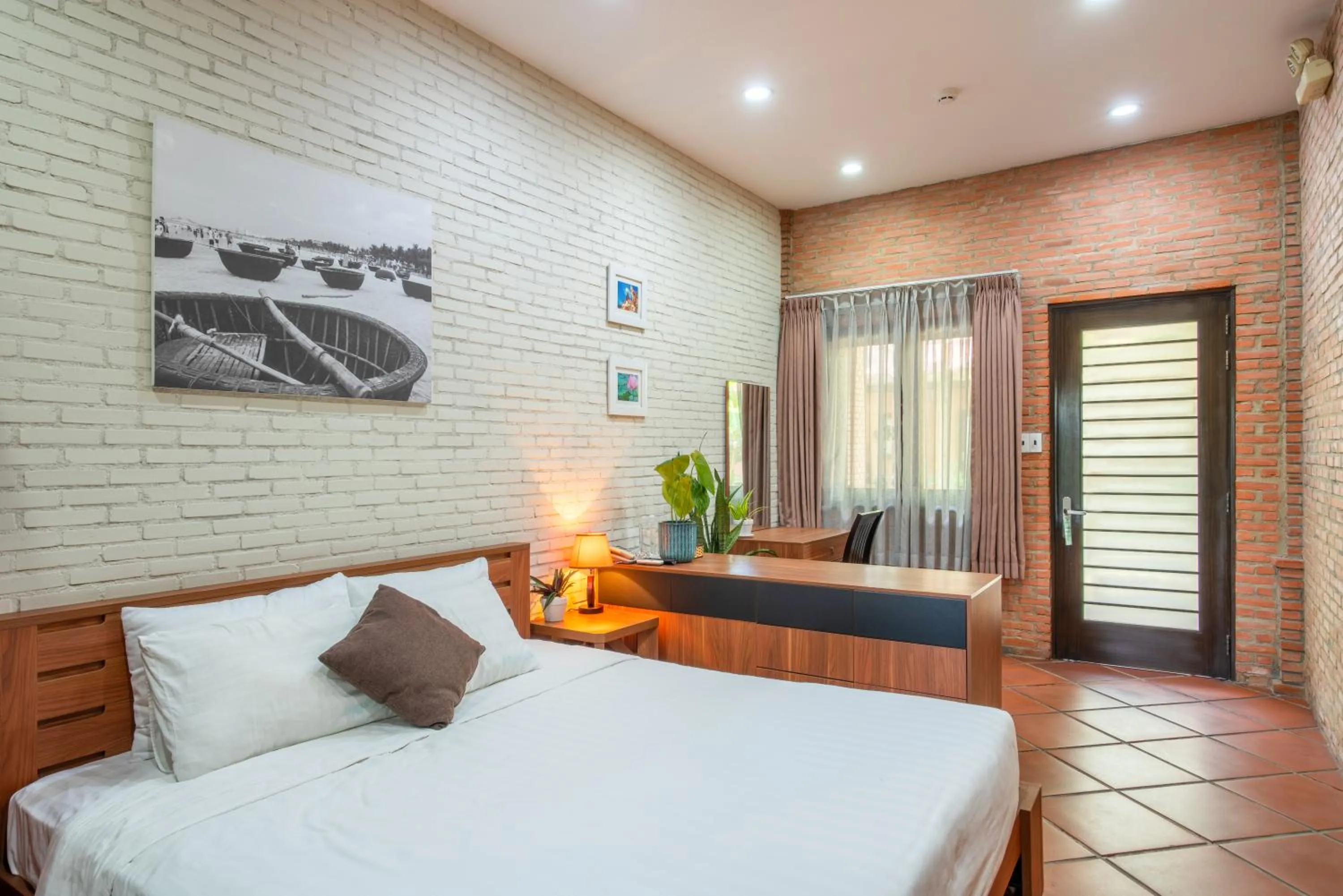 Bed in Mekong Long Thanh Resort & Reststop