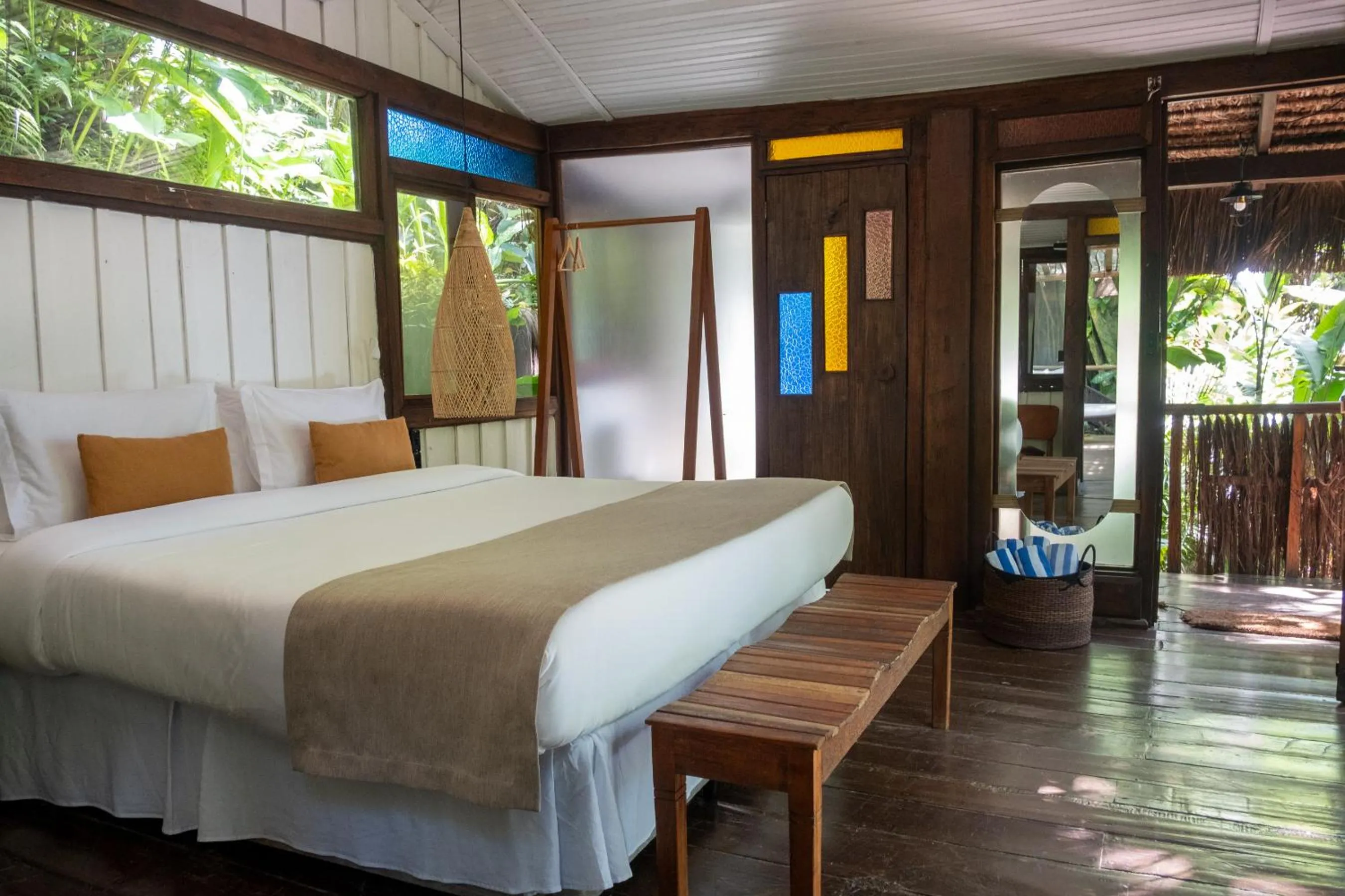 Photo of the whole room, Bed in Casa Luz Paraty