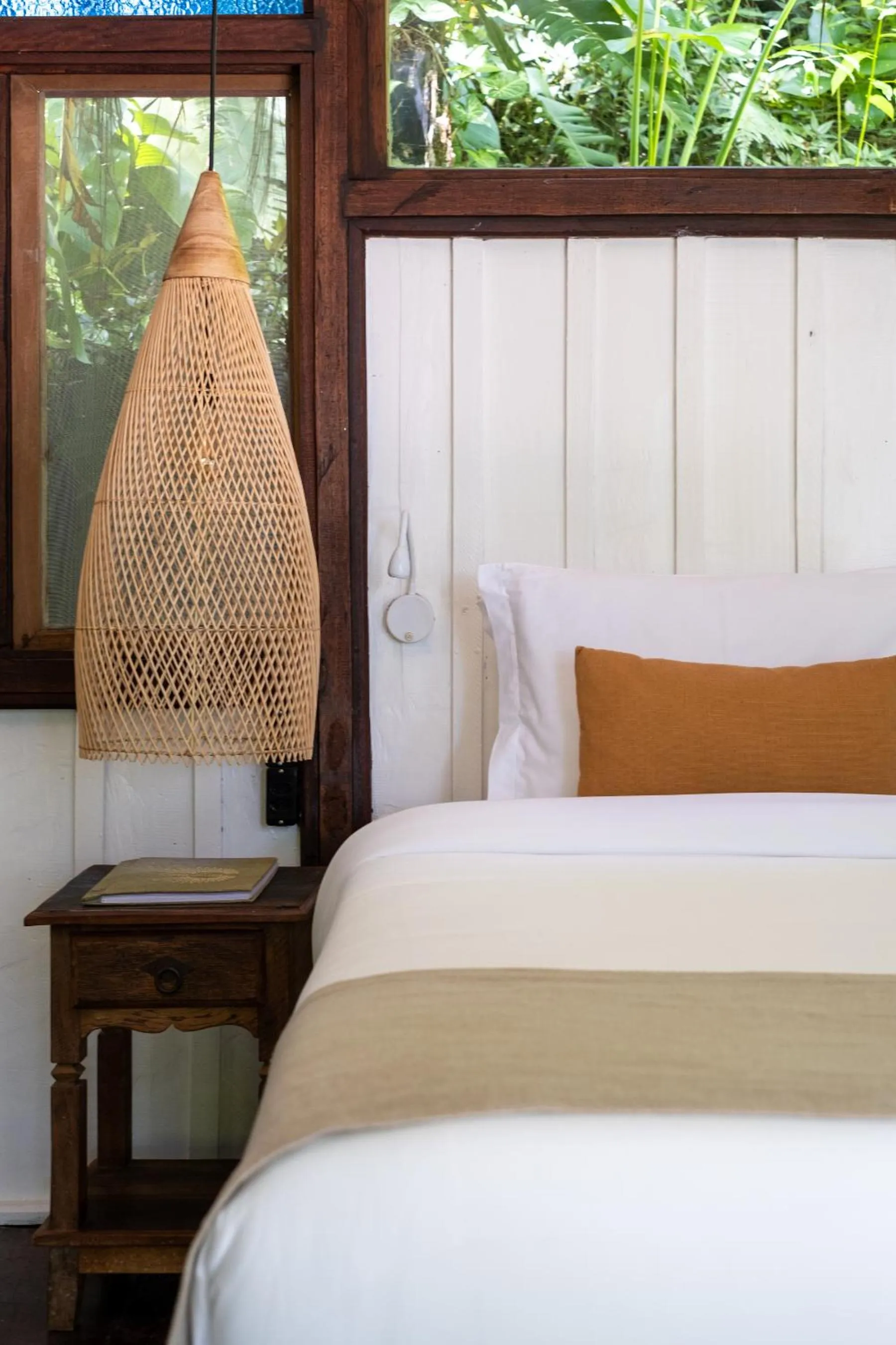 Decorative detail, Bed in Casa Luz Paraty