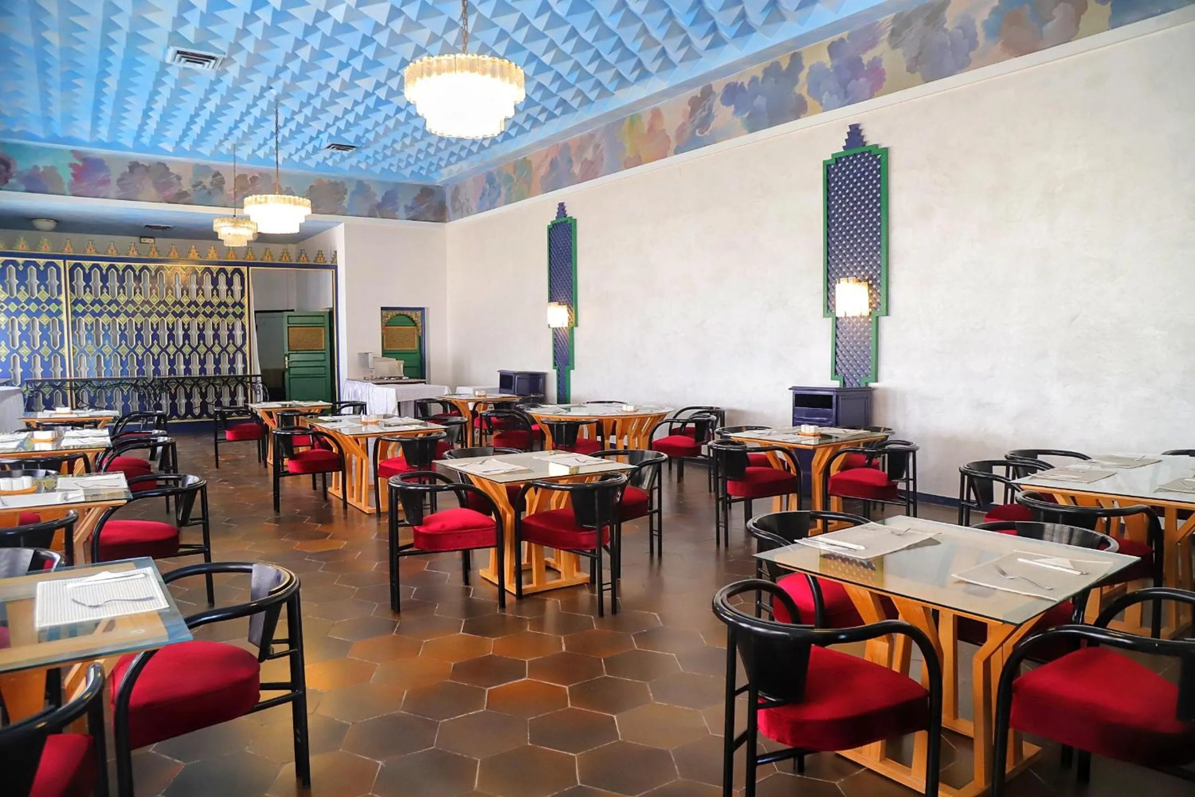 Restaurant/places to eat in Hotel Parador