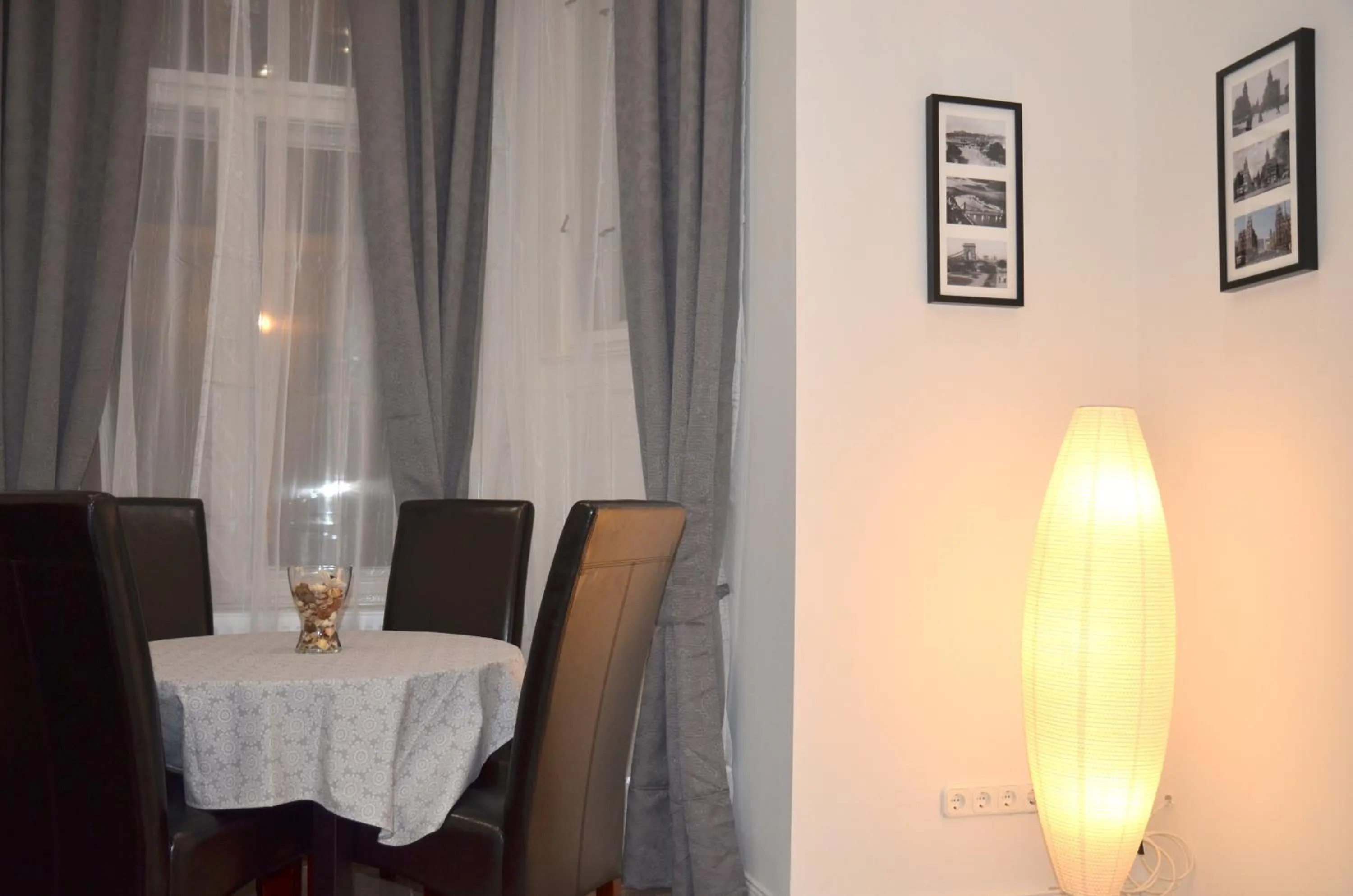 Dining area in Váci Street Downtown Apartments