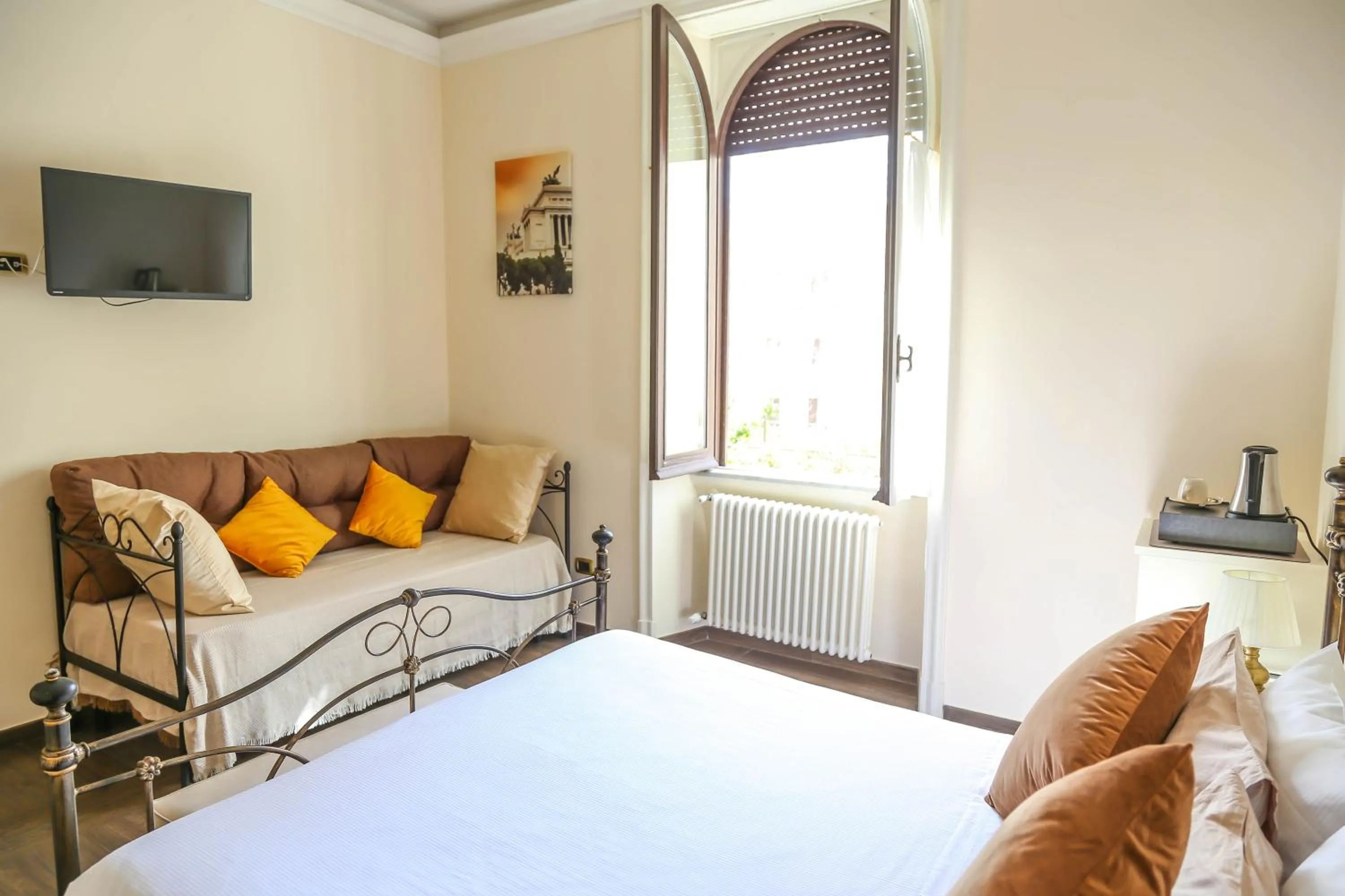 Bedroom, Bed in Villa Matissa