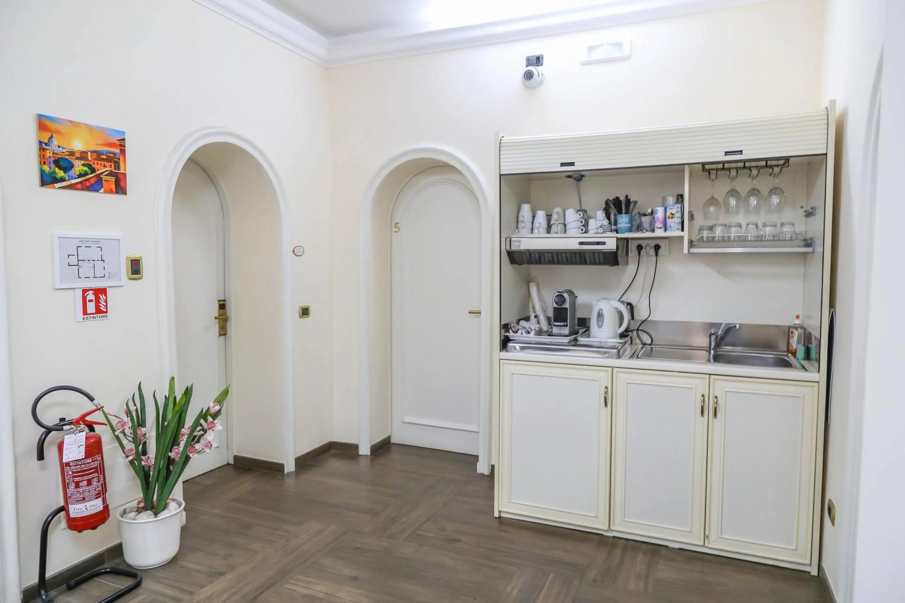 Communal kitchen in Villa Matissa